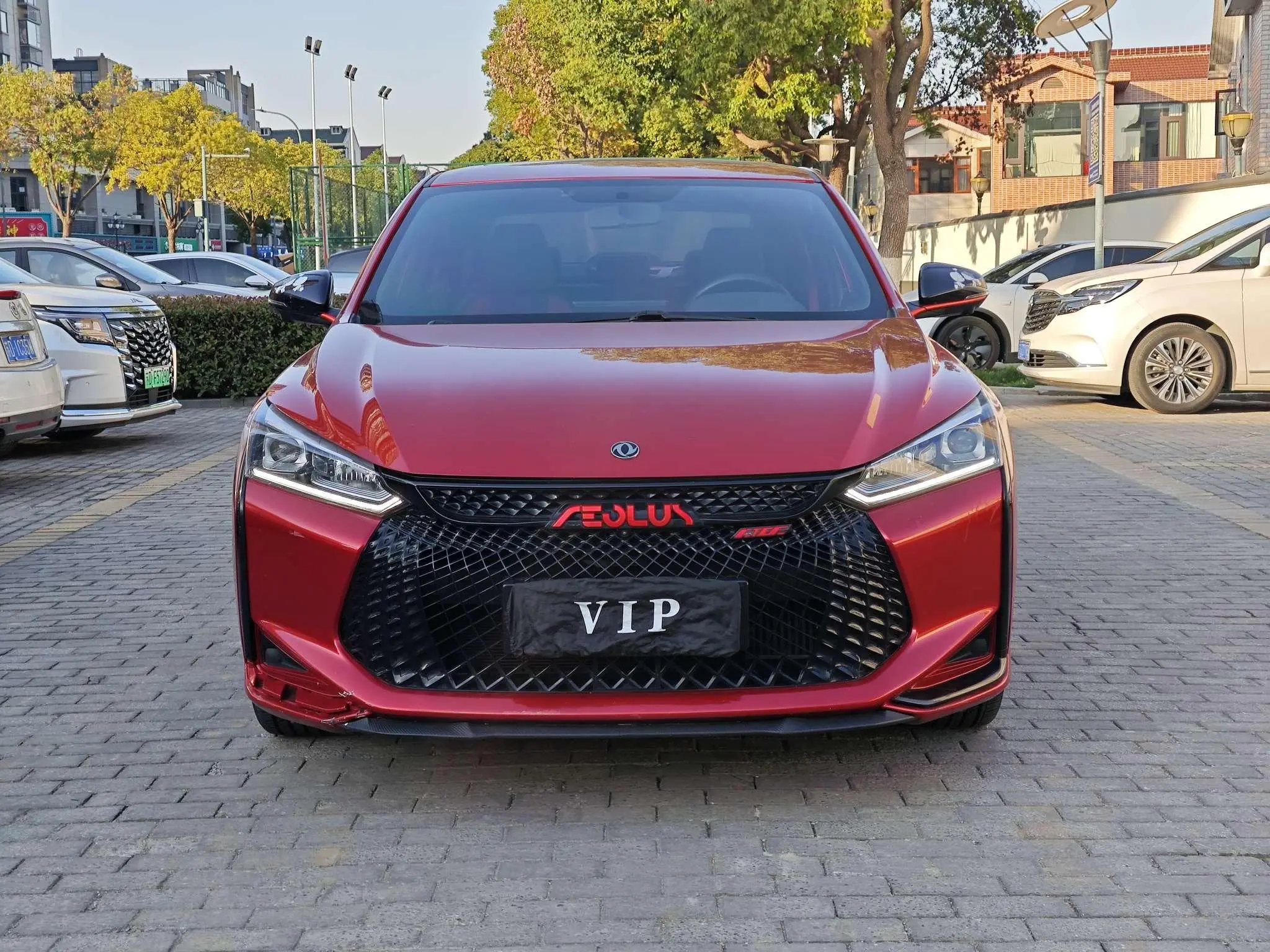 Dongfeng Yixuan  из Китая