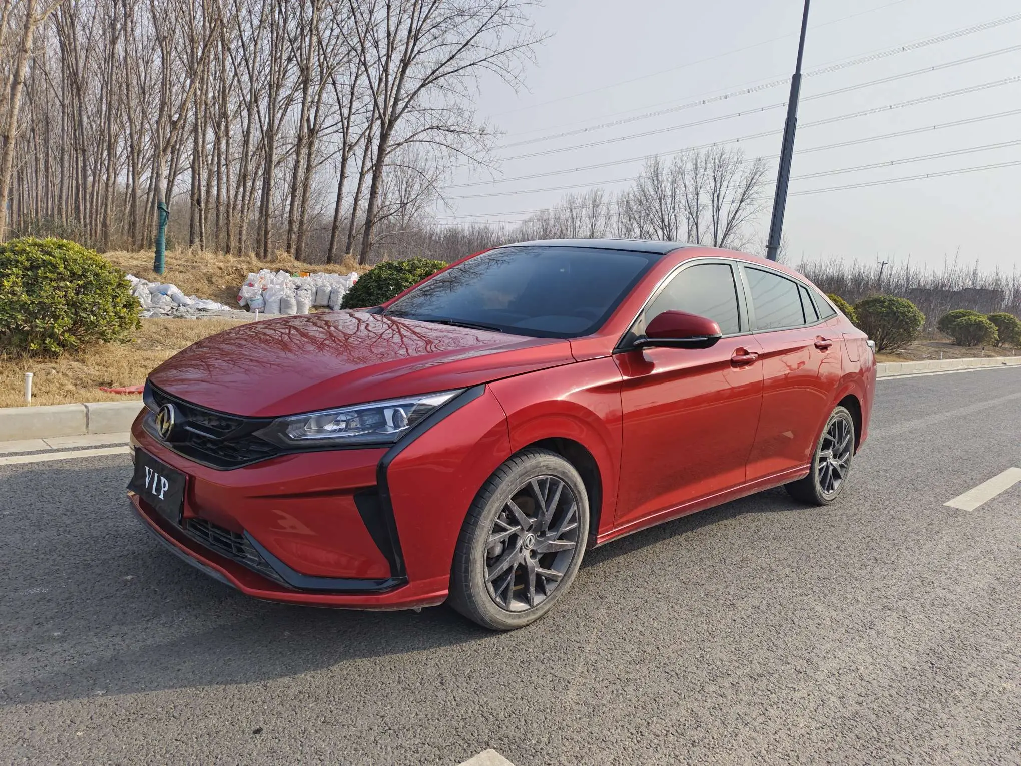 Dongfeng Yixuan  из Китая