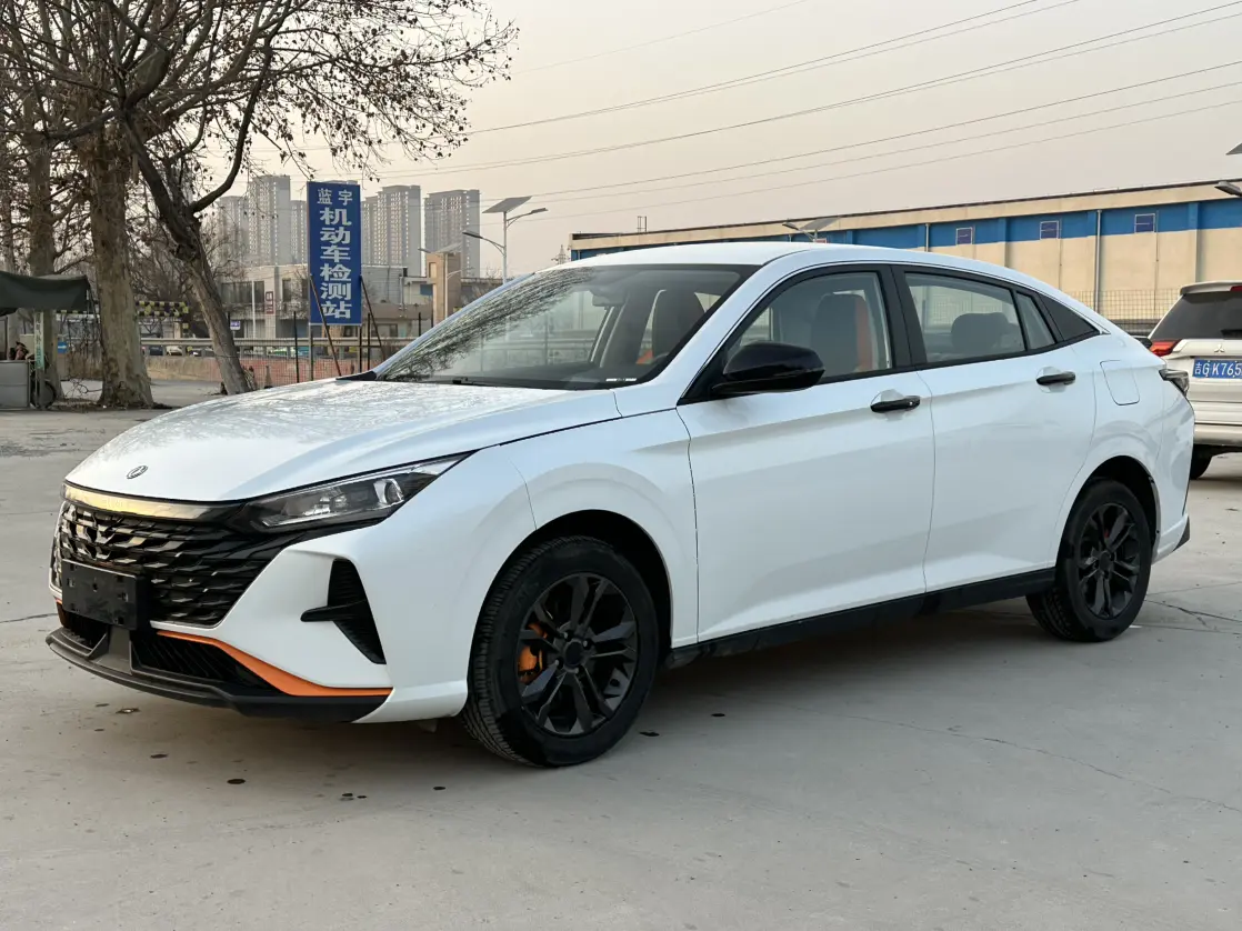 Dongfeng Yixuan  из Китая
