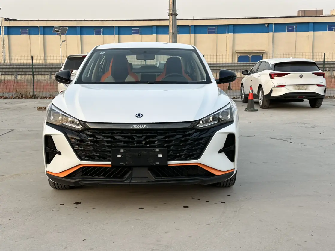 Dongfeng Yixuan  из Китая