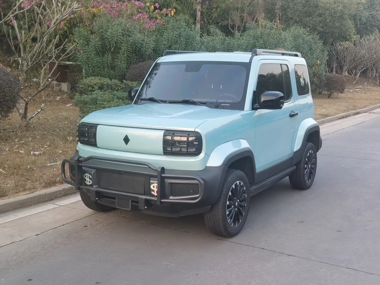 Baojun Yue Ye  из Китая