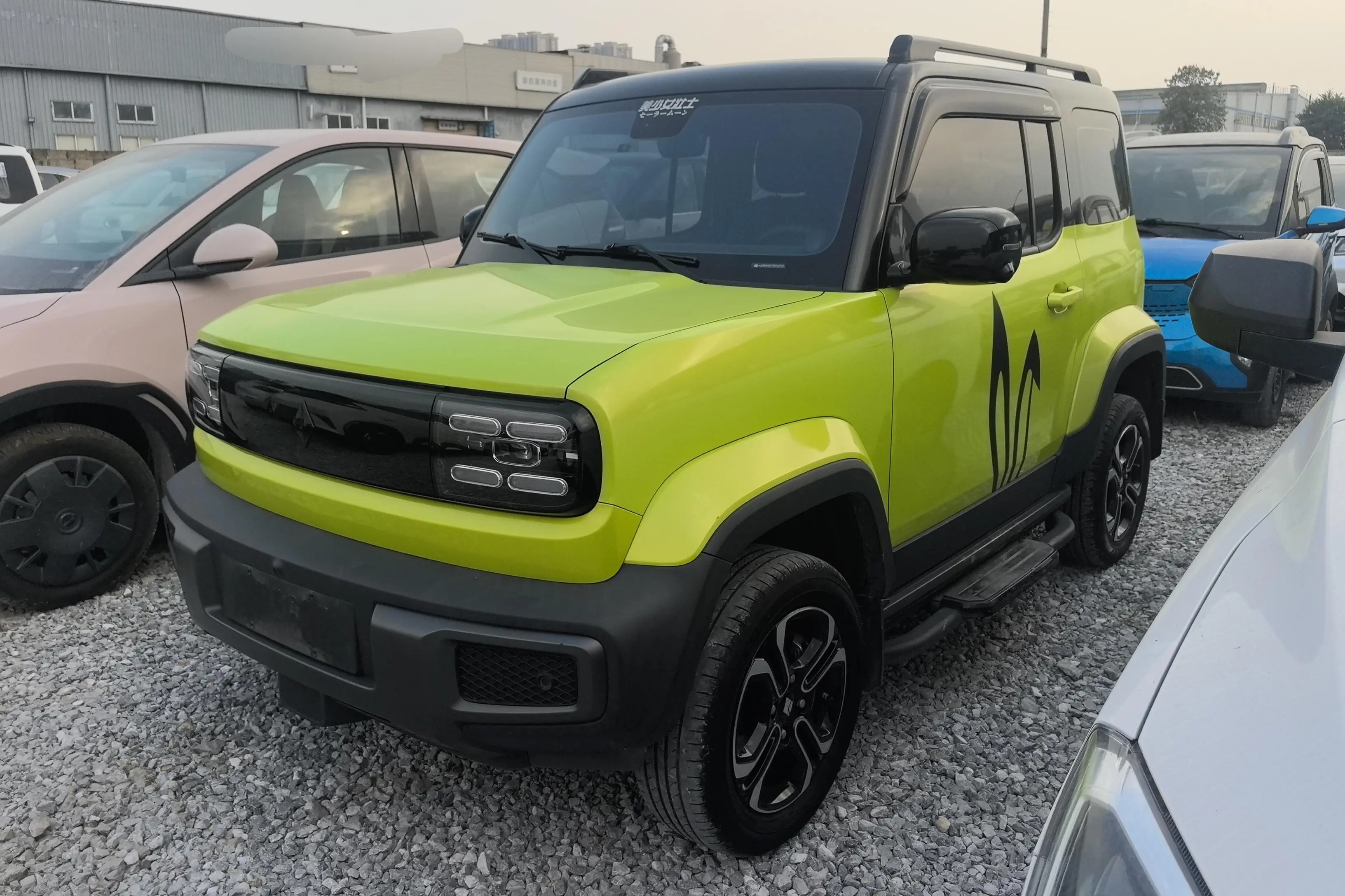 Baojun Yue Ye  из Китая