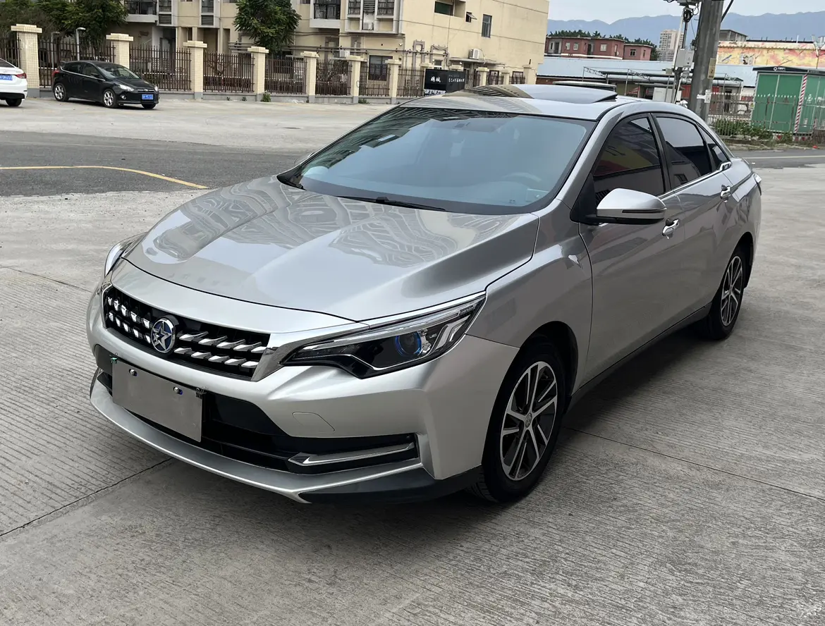 Kai Chen Venucia D60  из Китая