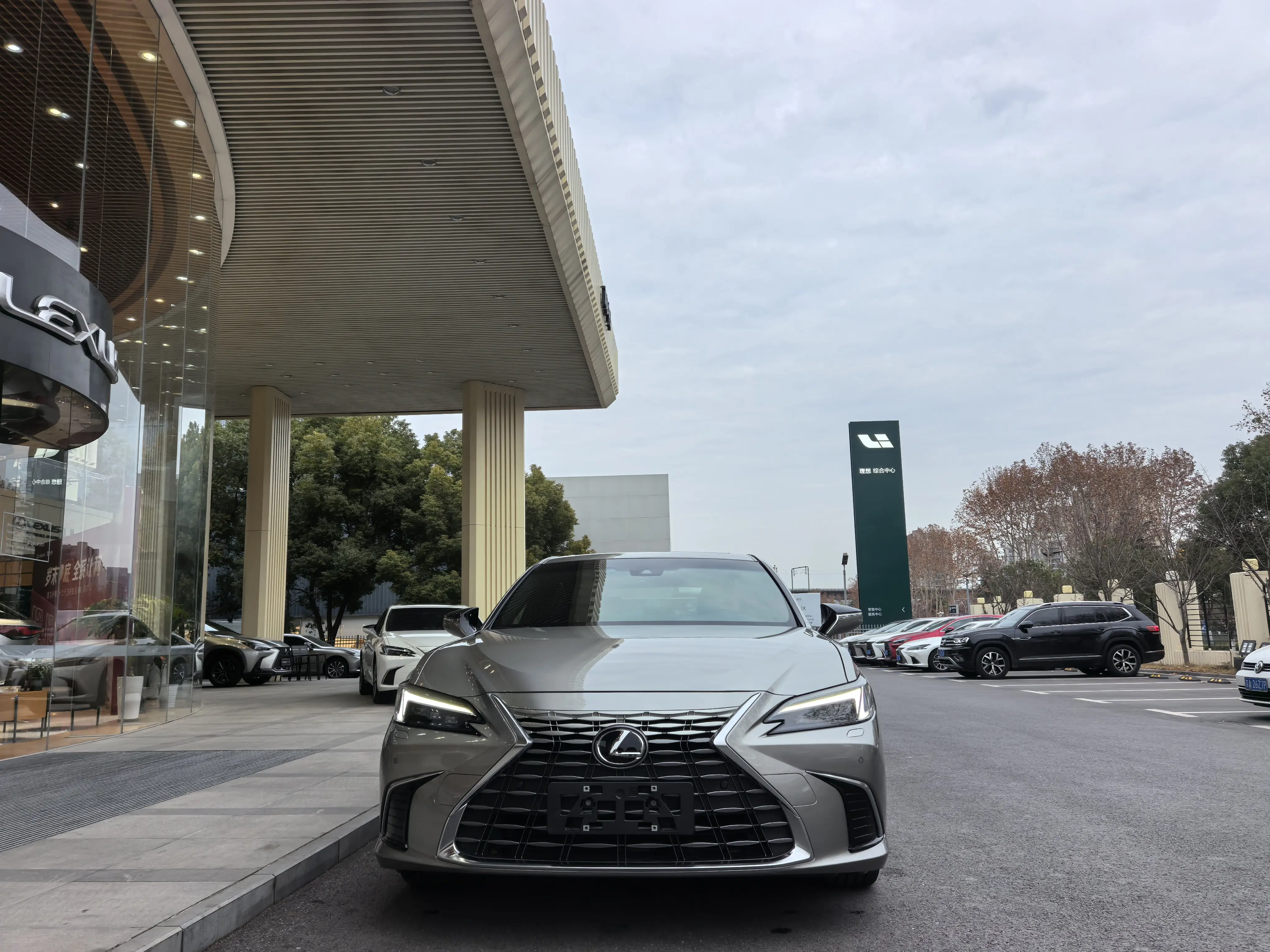 Lexus ES  из Китая