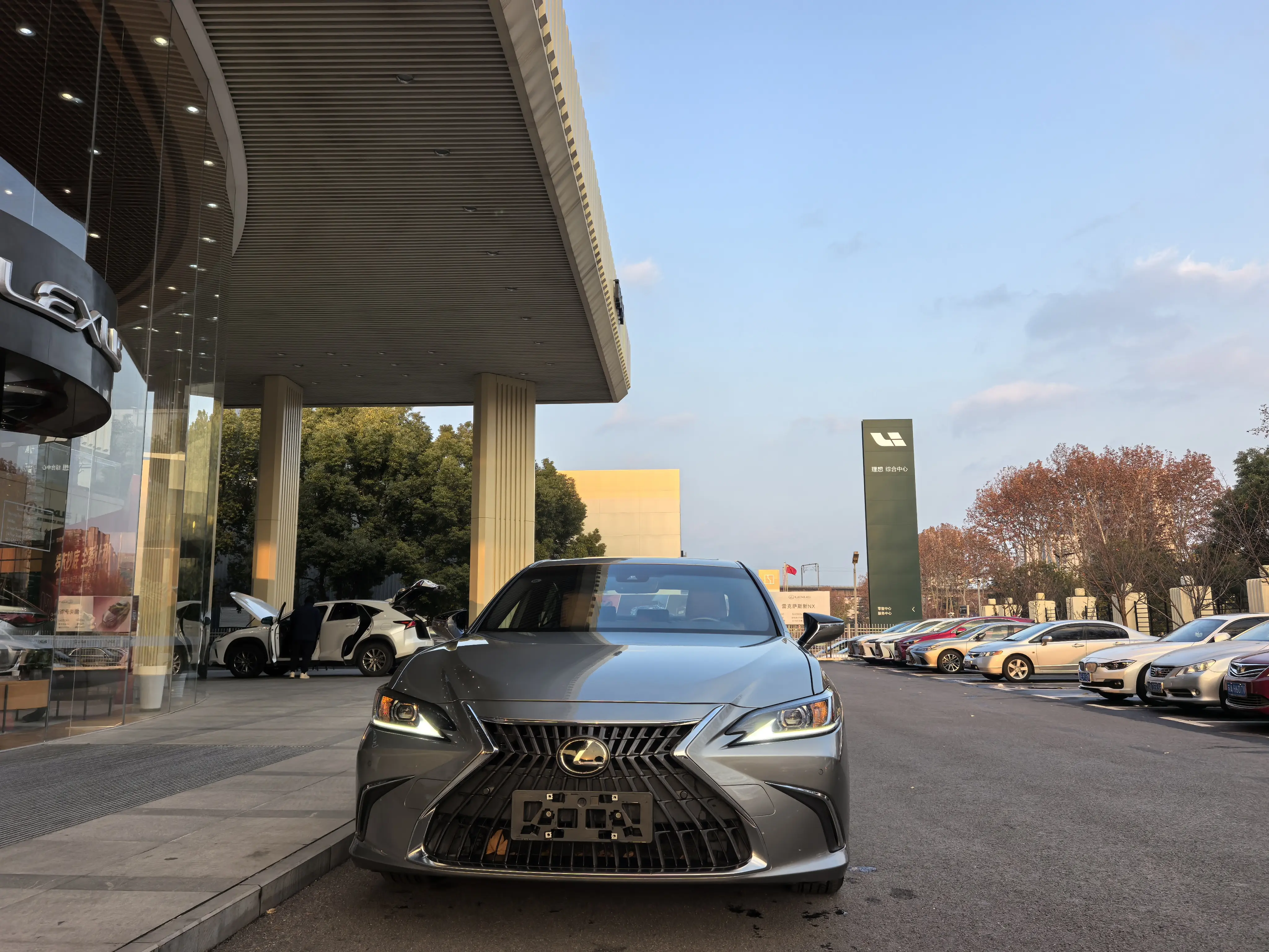 Lexus ES  из Китая