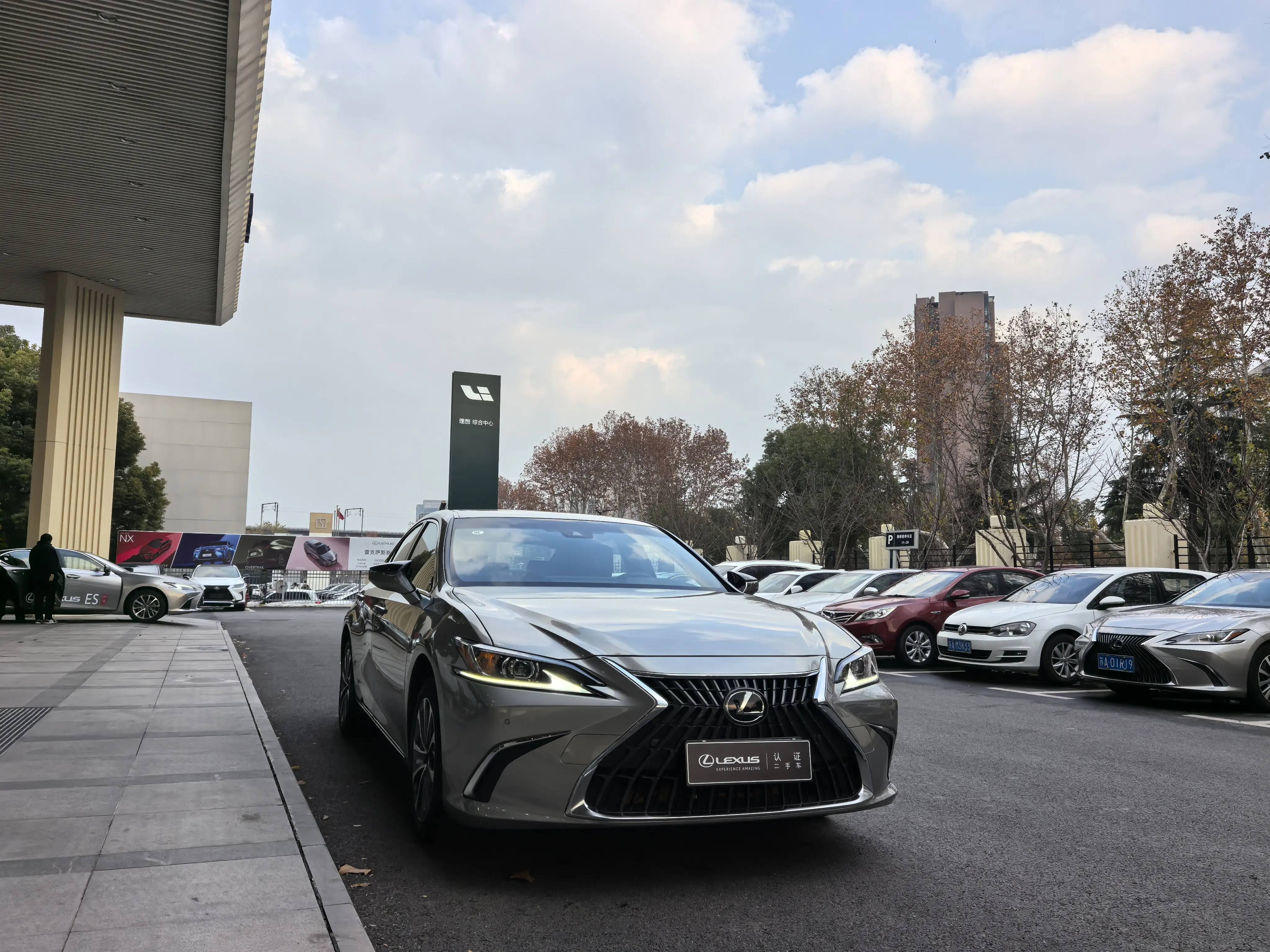 Lexus ES  из Китая