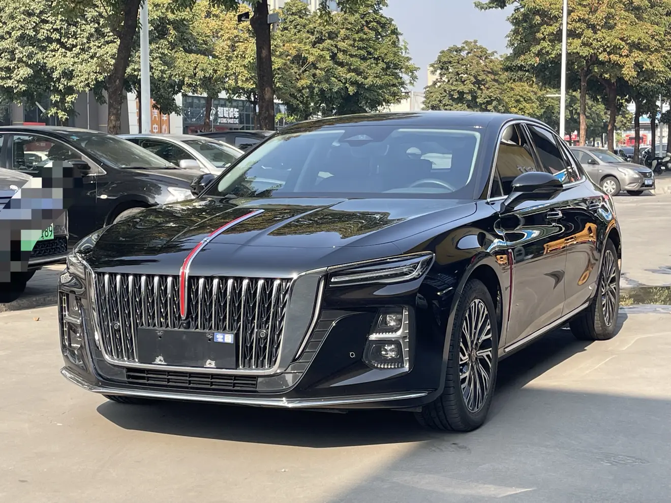 Hongqi H5  из Китая
