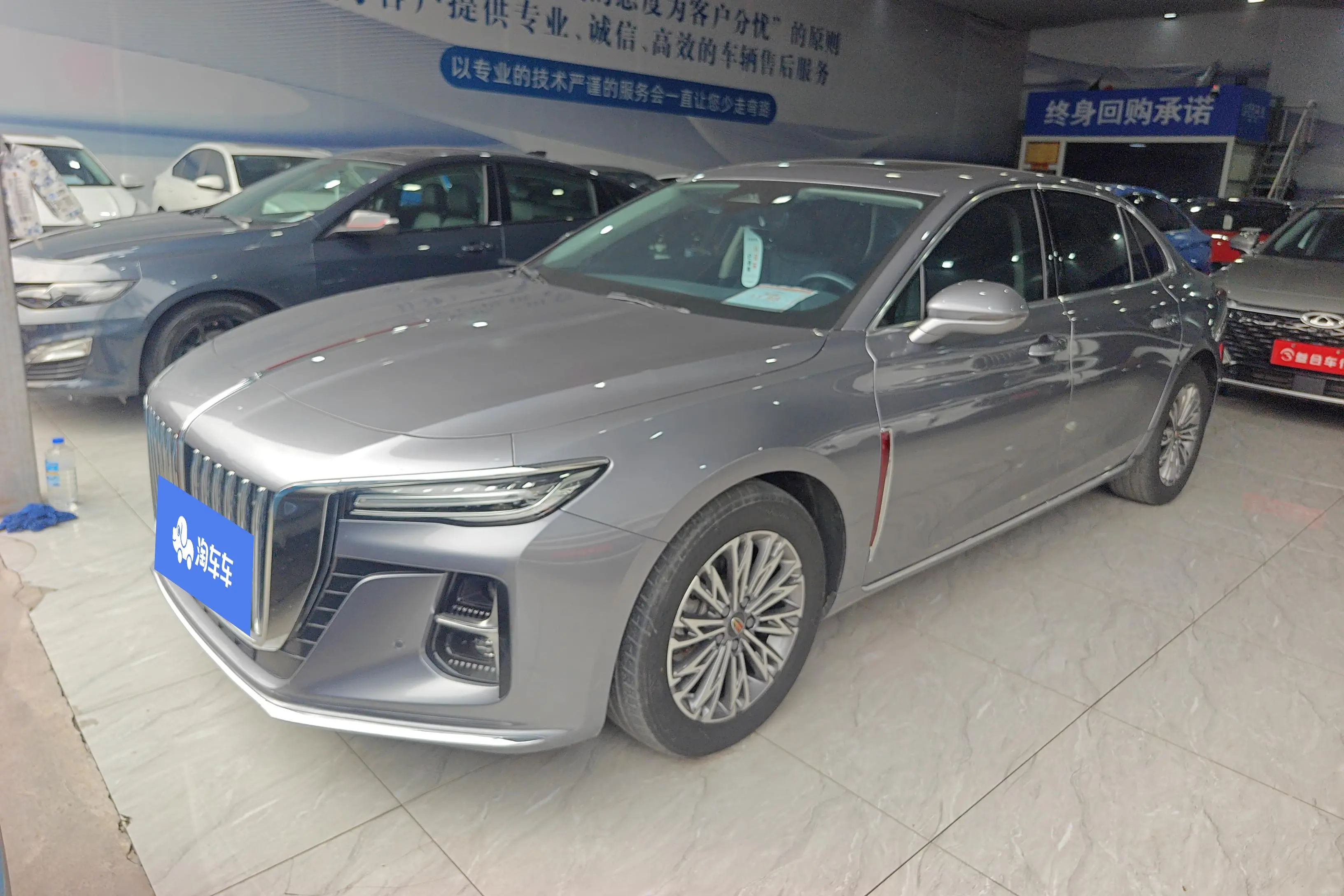 Hongqi H5  из Китая