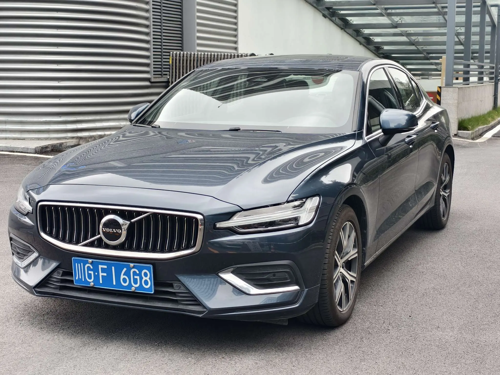Volvo S60  из Китая