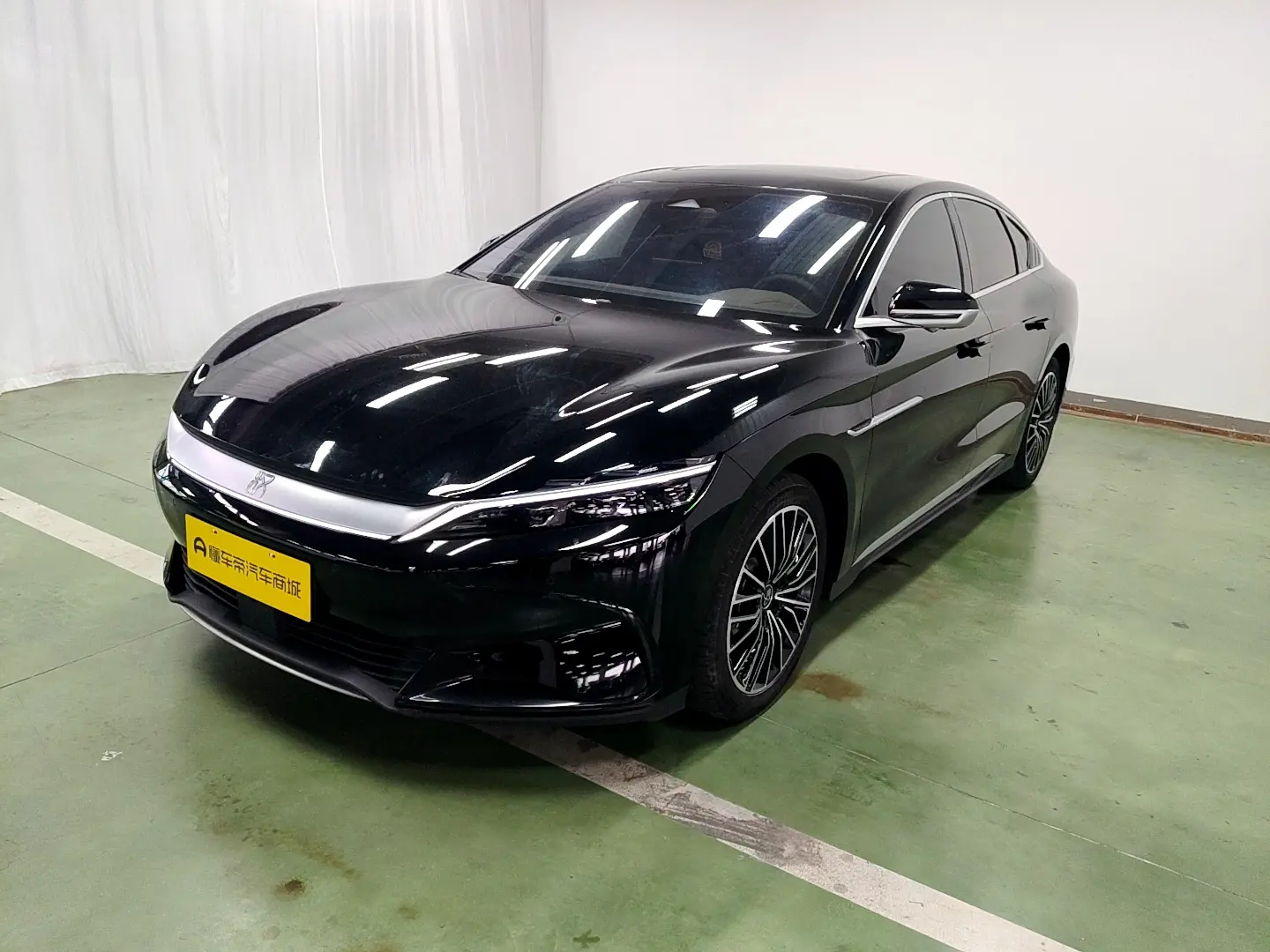 BYD Han EV  из Китая