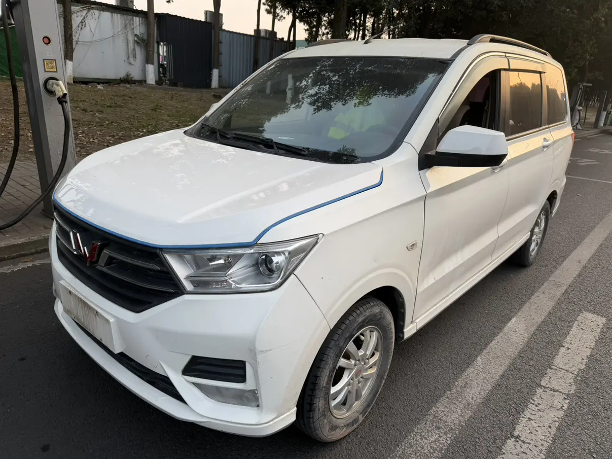 Wuling Hongguang  из Китая