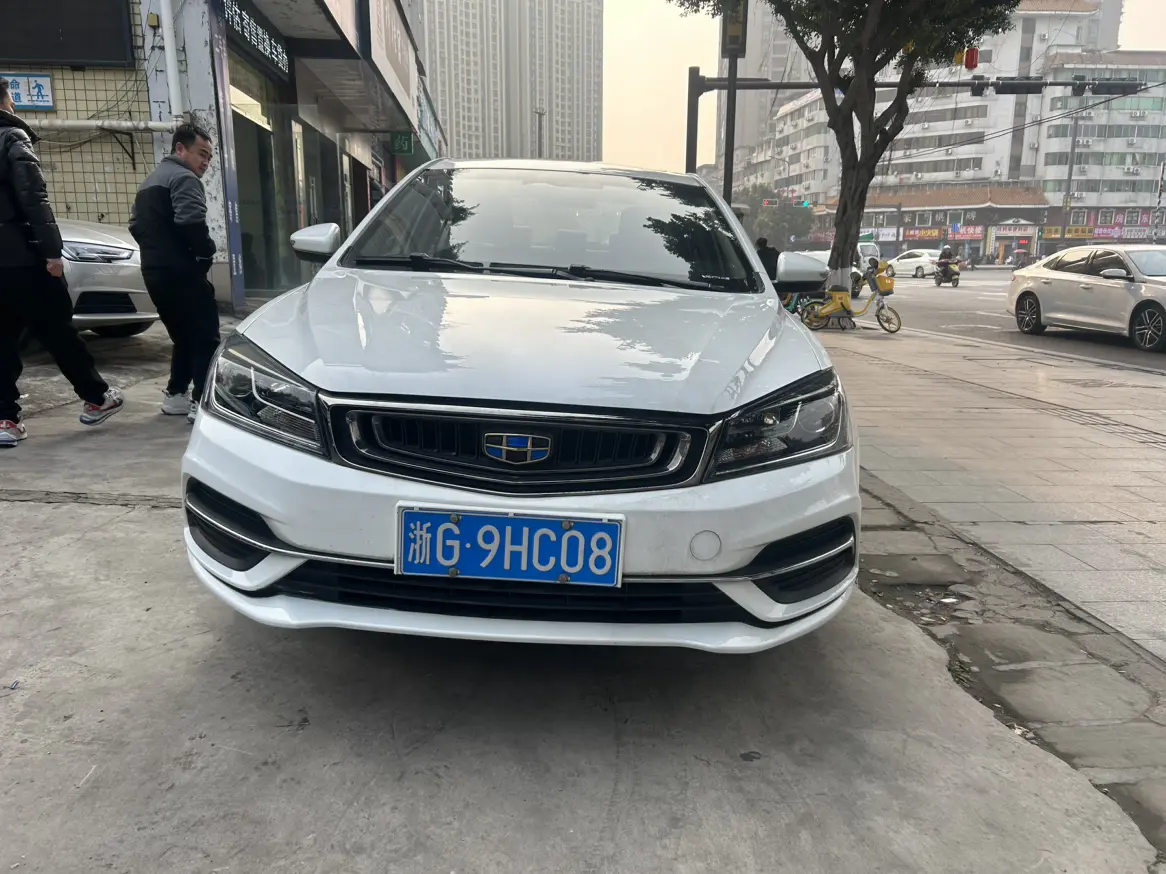 Geely Emgrand  из Китая