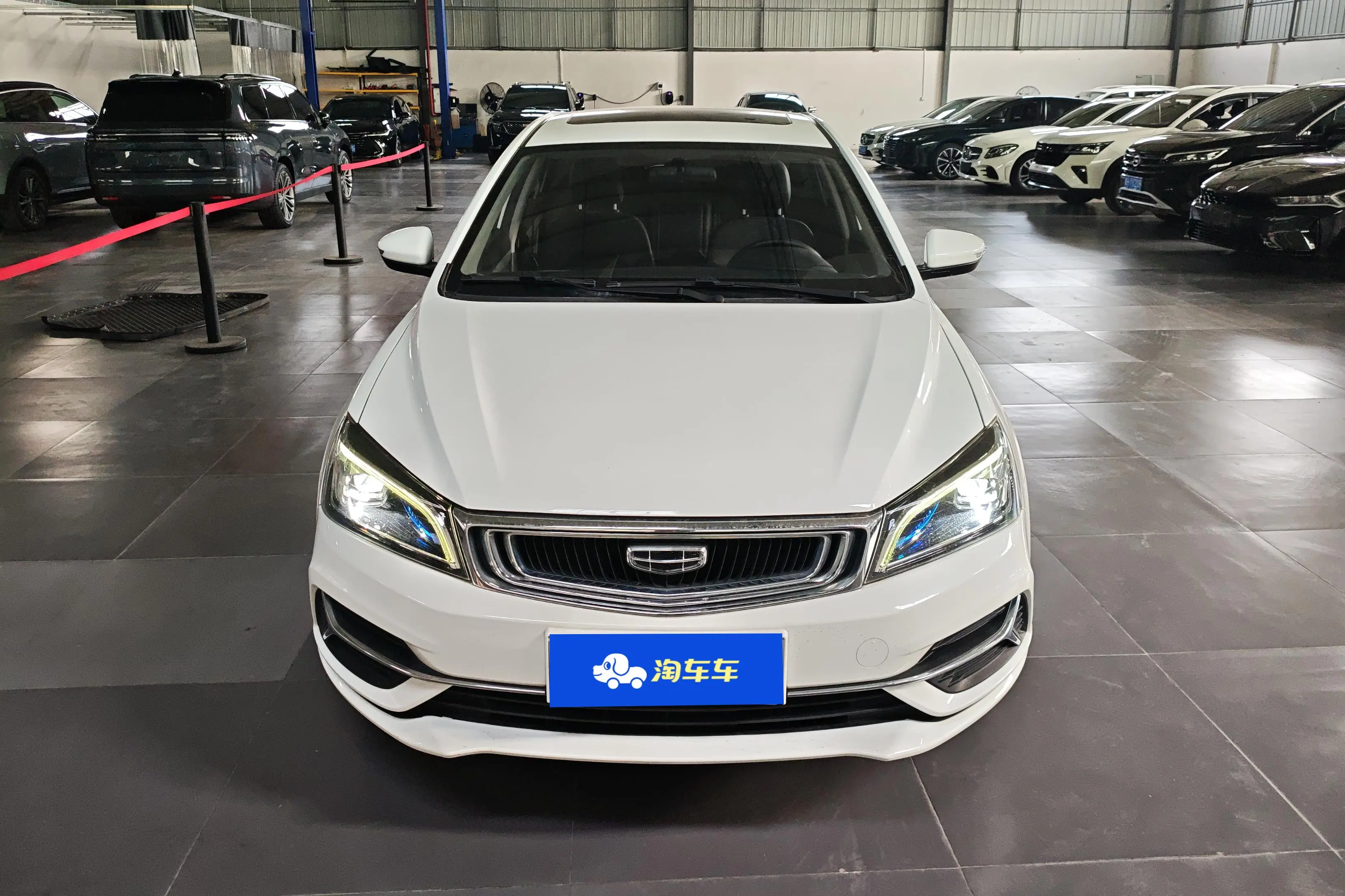 Geely Emgrand  из Китая