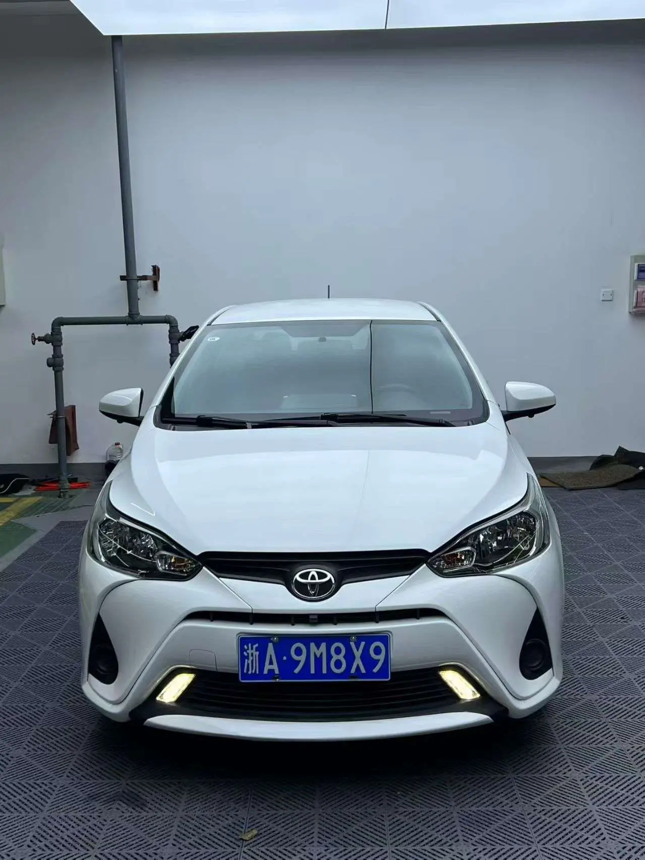 Toyota YARiS L Enjoy  из Китая