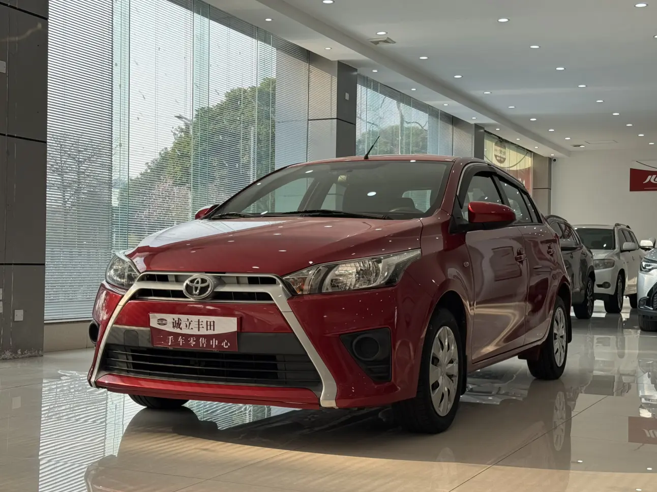 Toyota Yaris L  из Китая