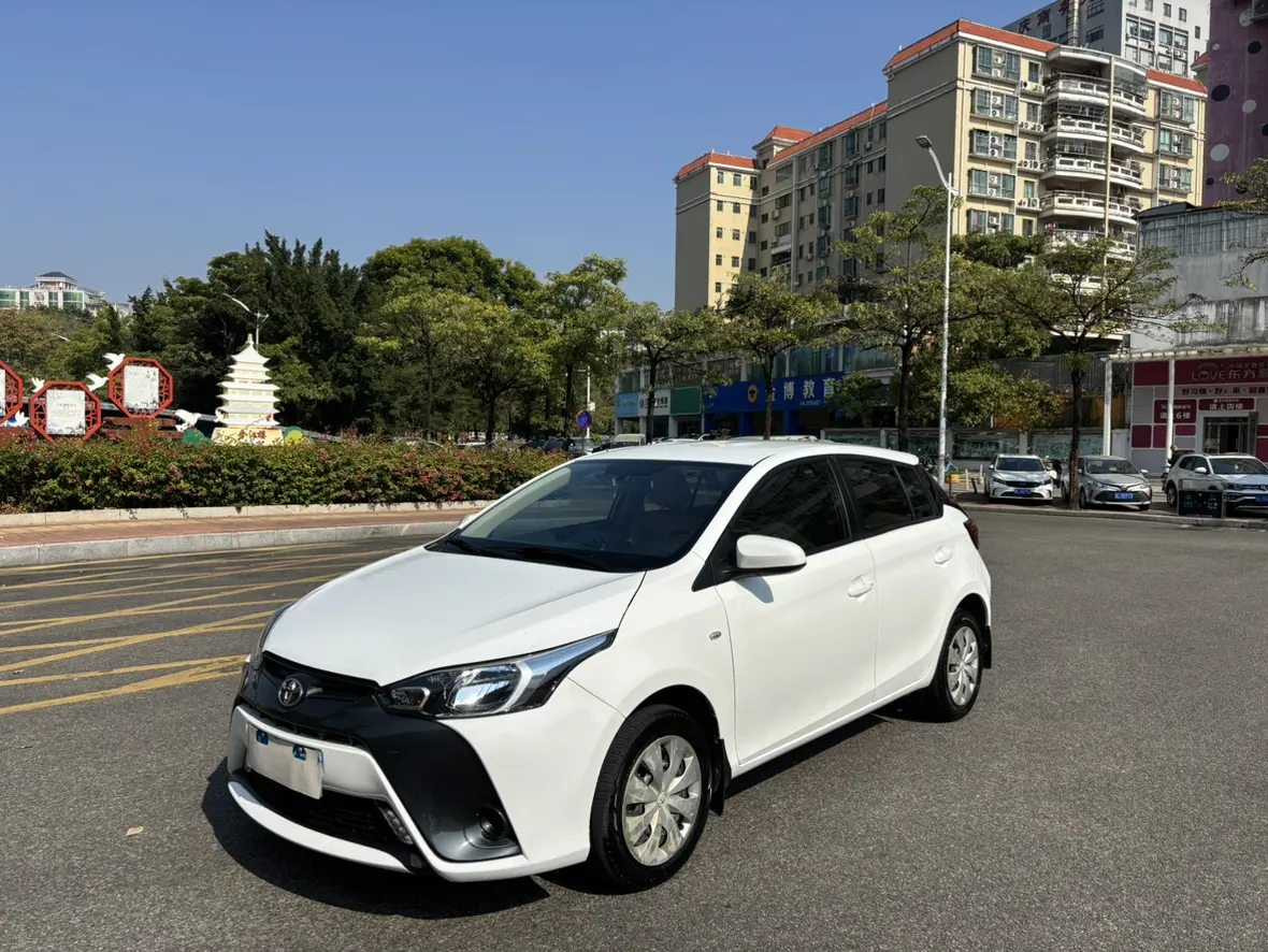 Toyota Yaris L  из Китая