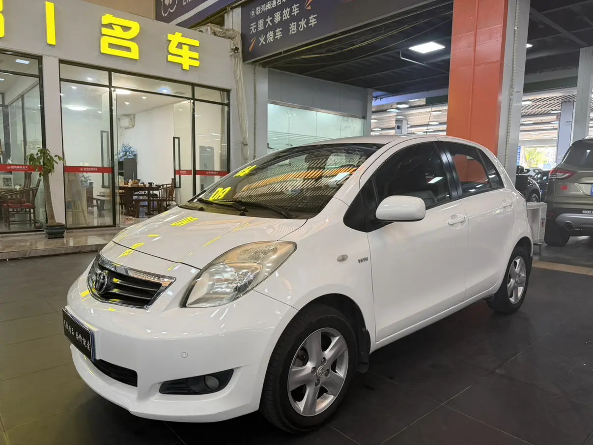 Toyota Yaris  из Китая