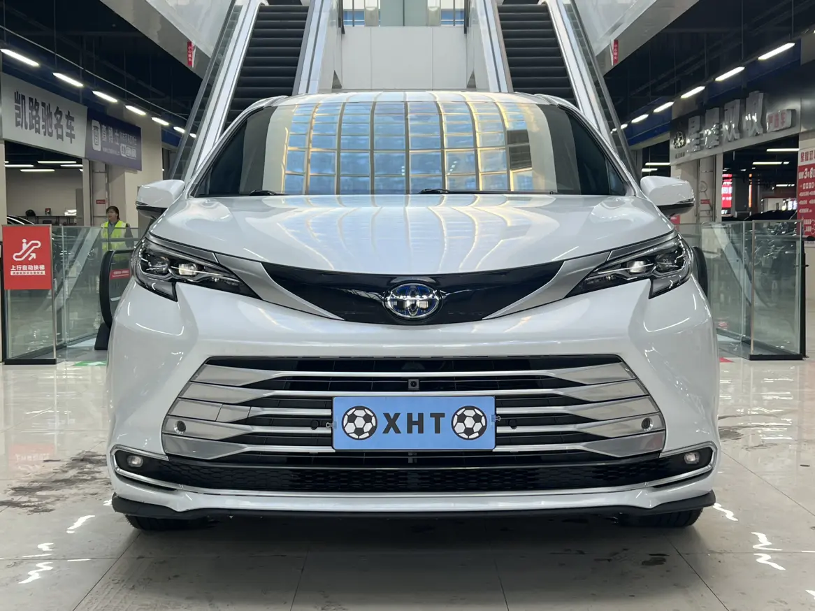 Toyota Sienna  из Китая