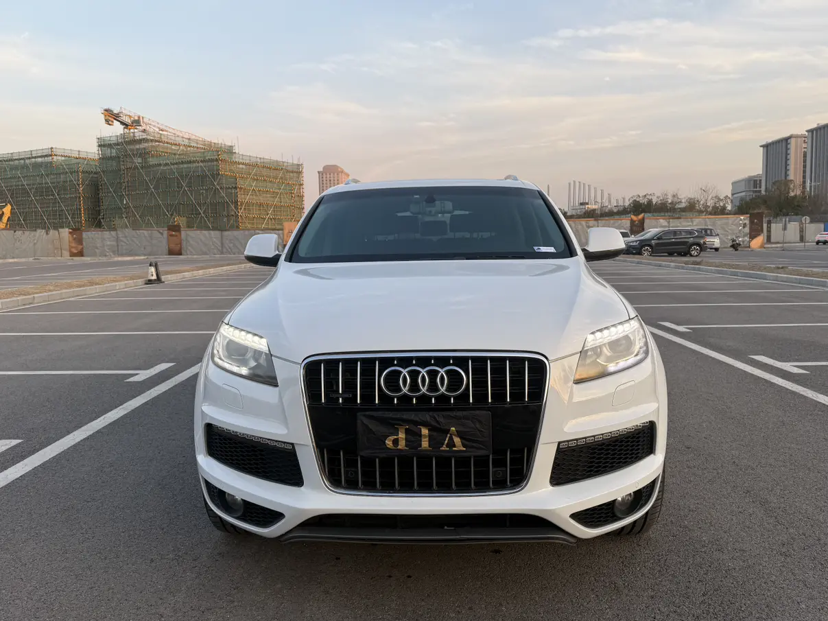 Audi Q7  из Китая