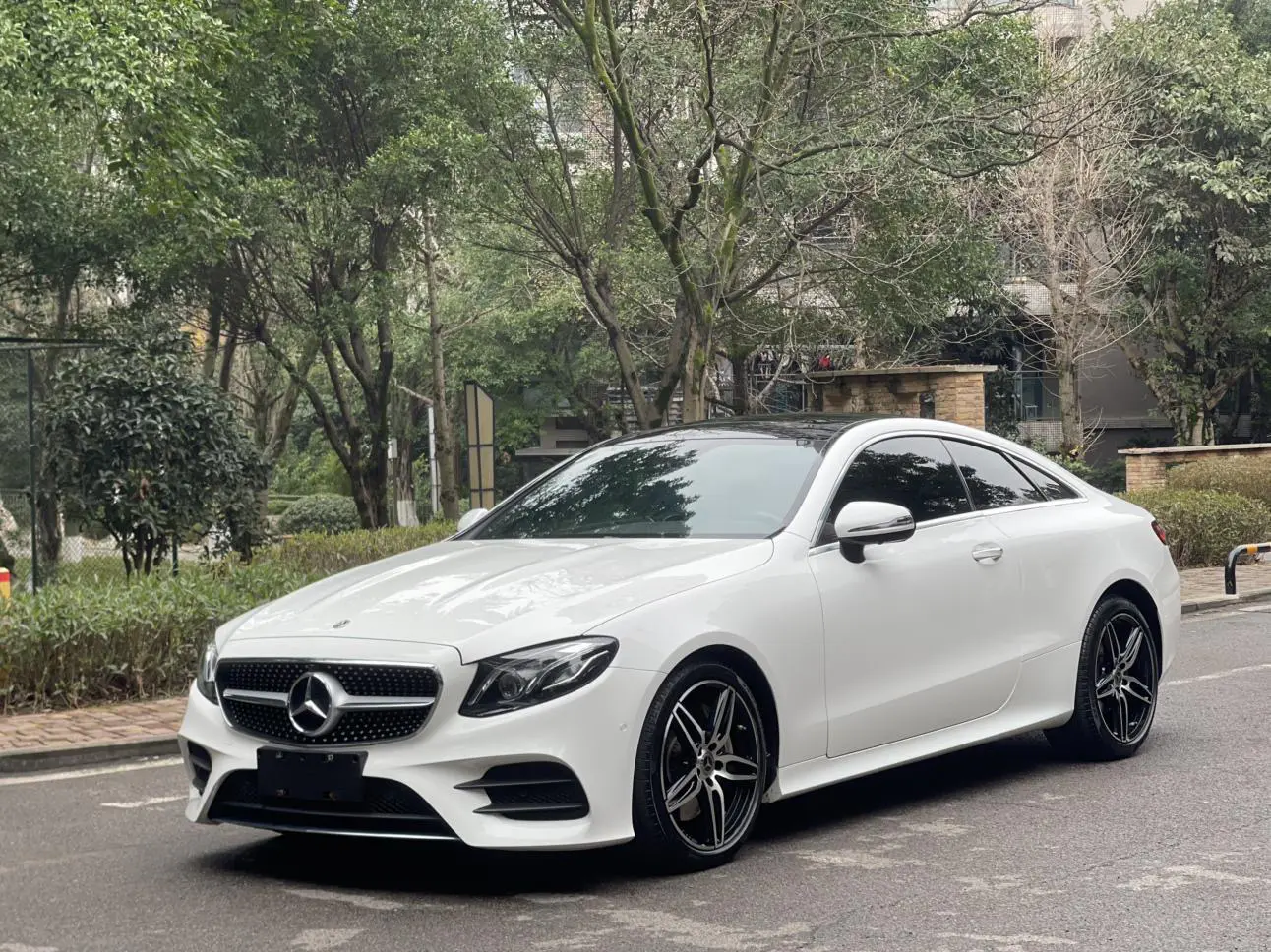 Mercedes-Benz E-Class  из Китая