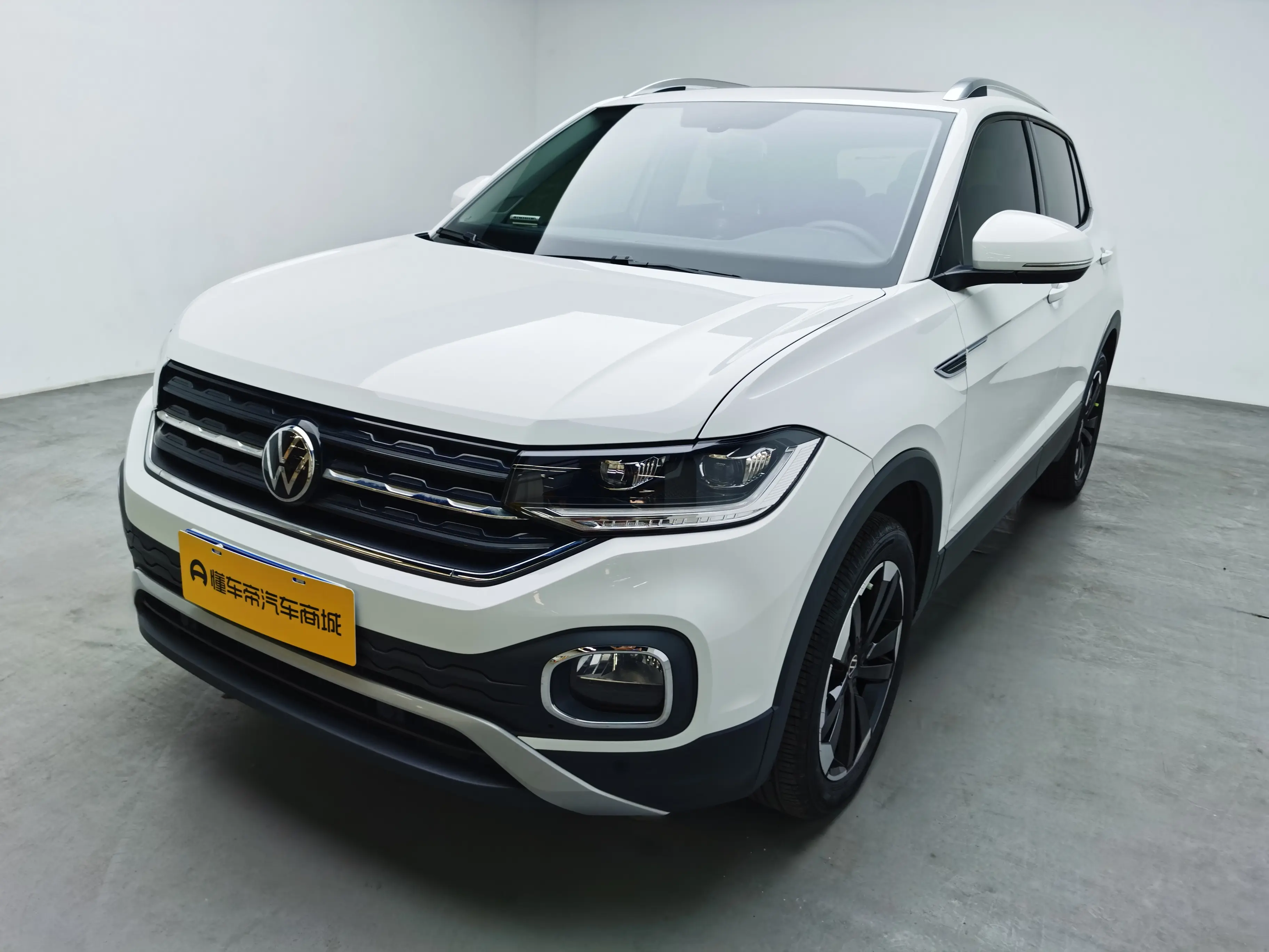 Volkswagen Explore the shadows  из Китая