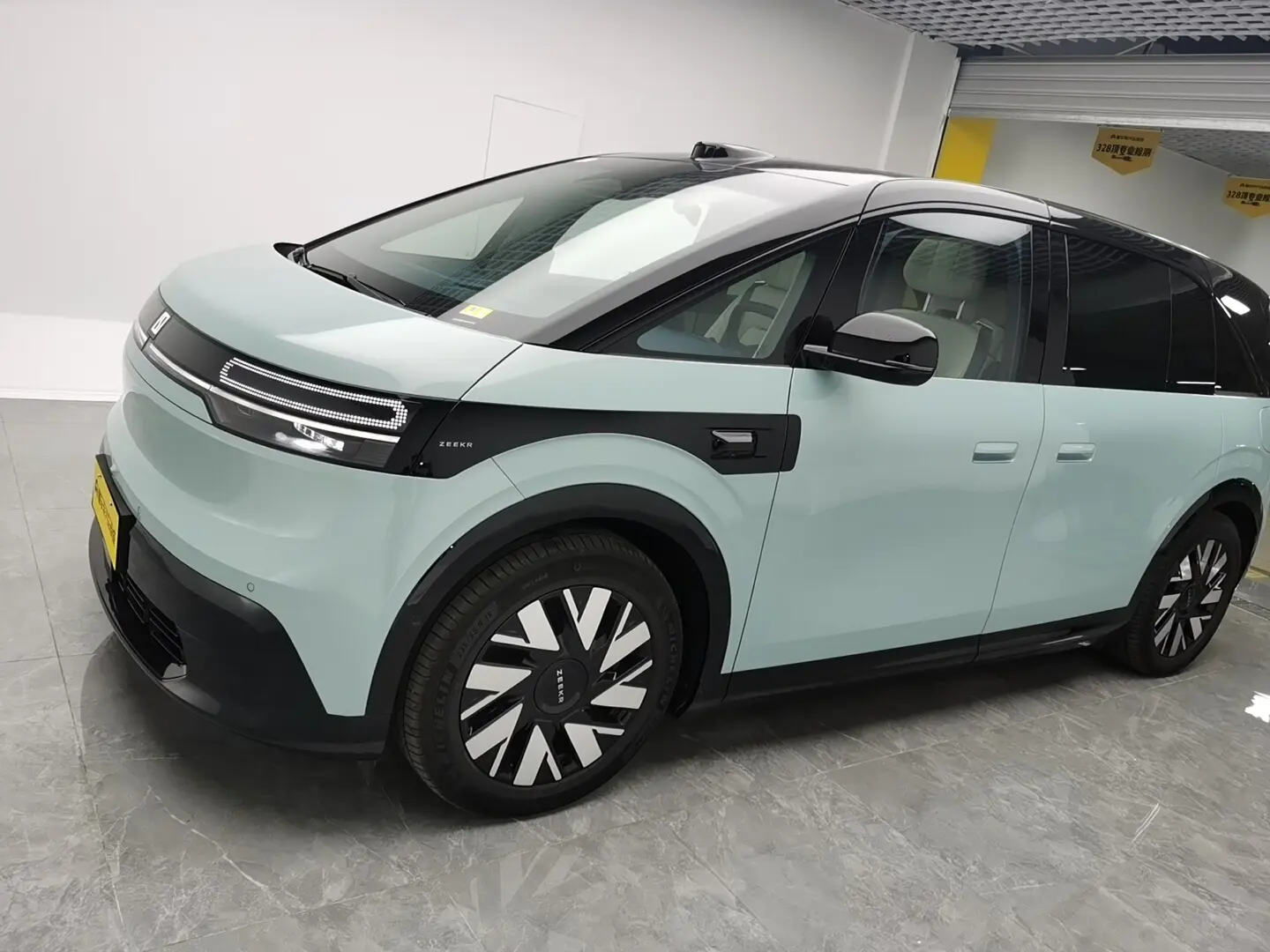 ZEEKR MIX  из Китая