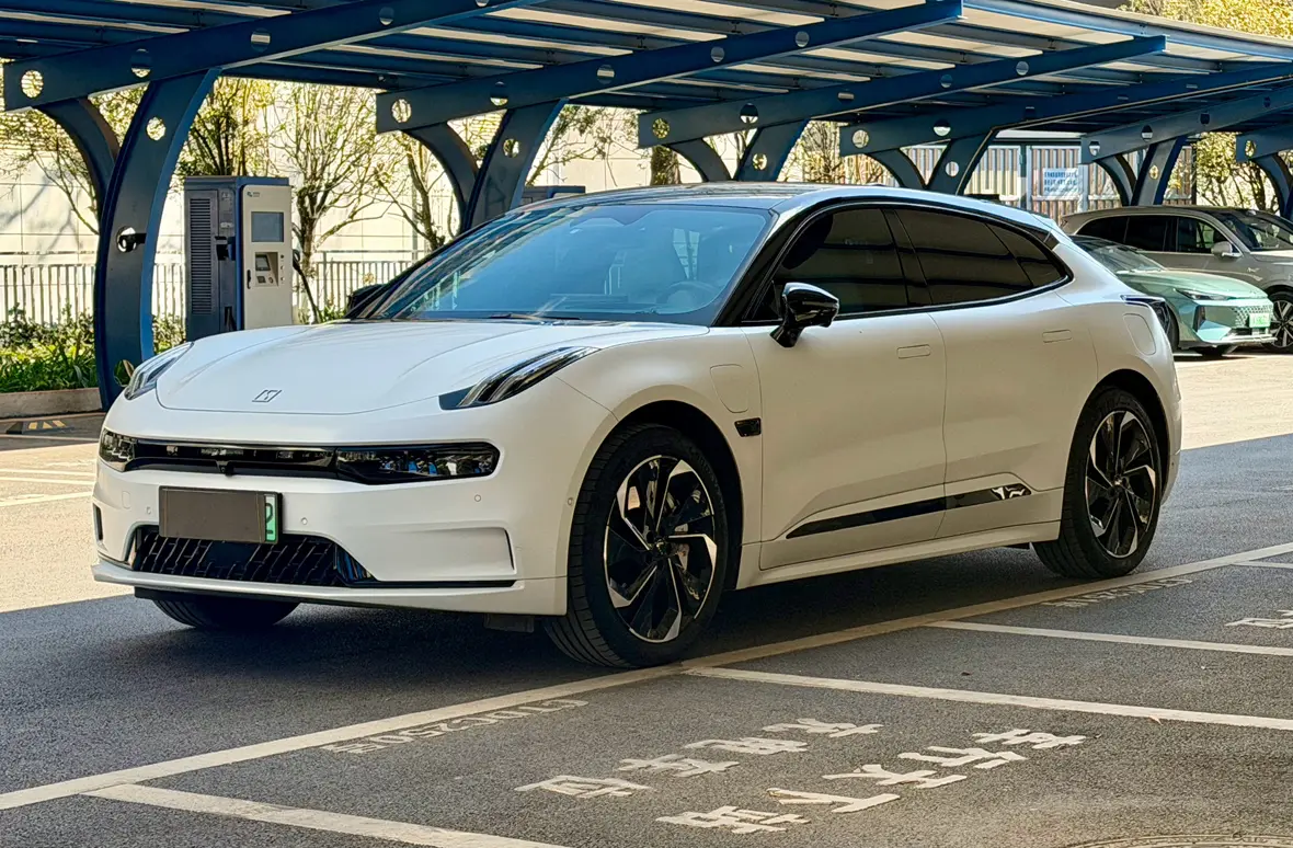 ZEEKR 001  из Китая