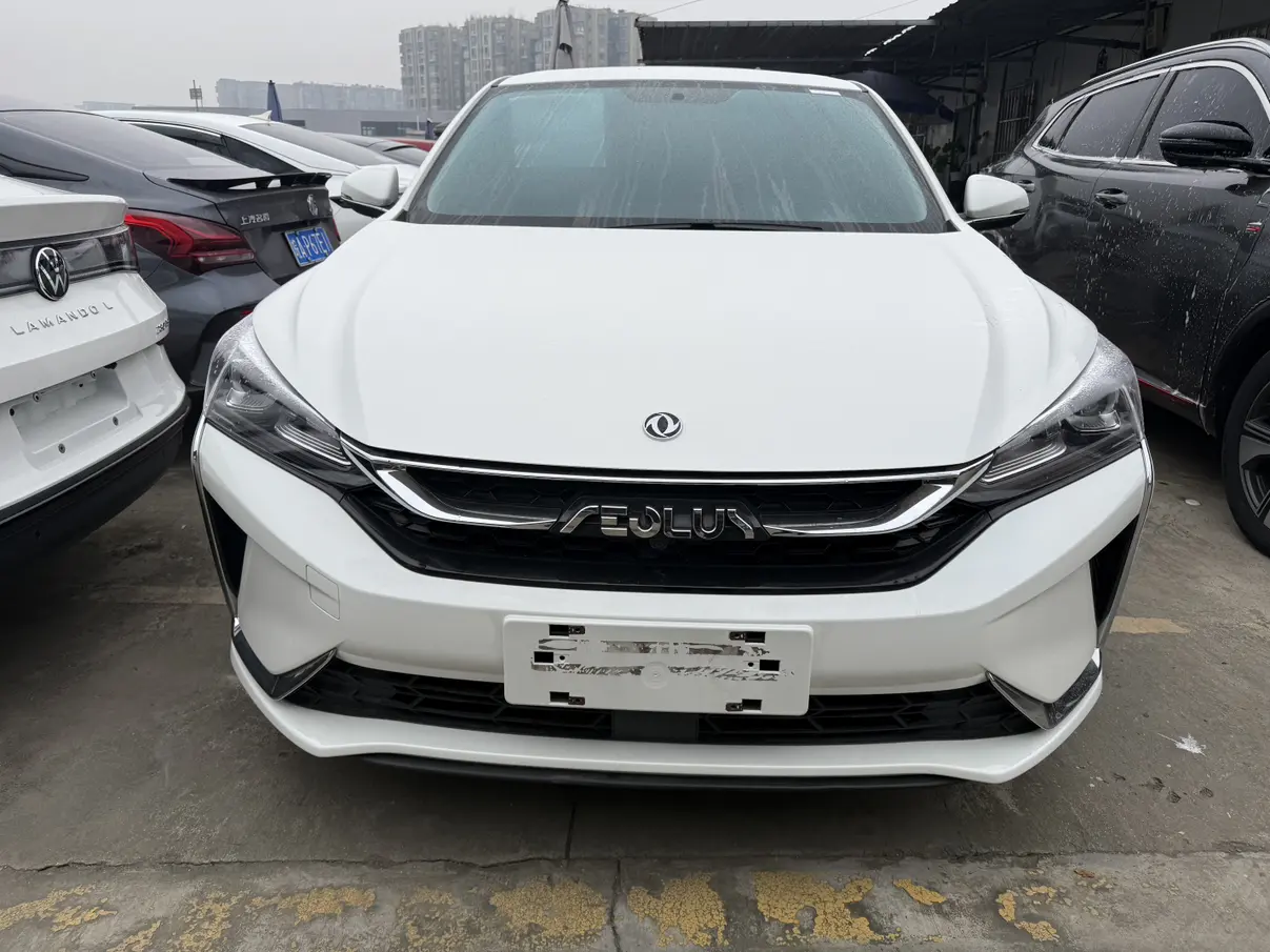 Dongfeng Yixuan  из Китая