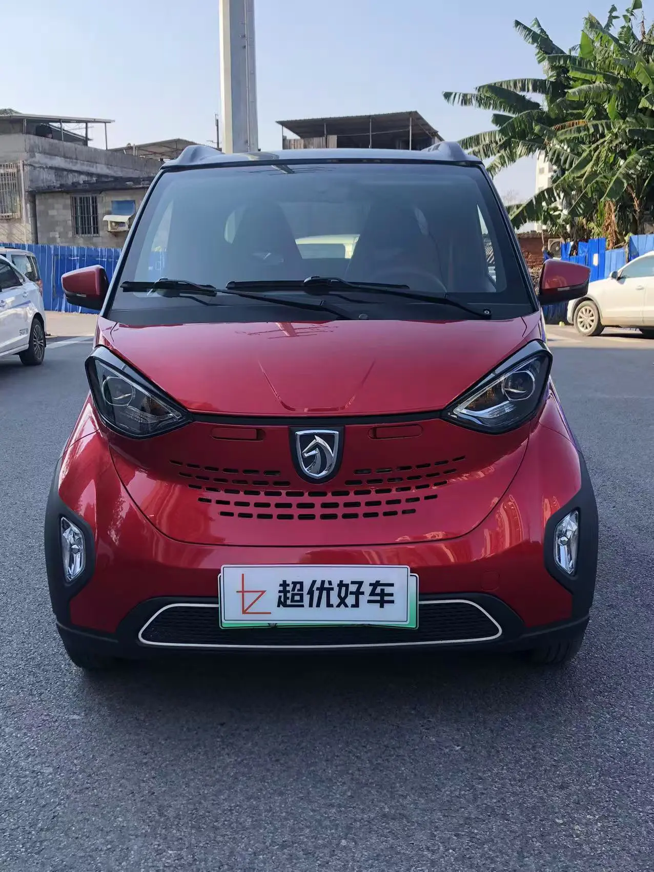 Baojun E100  из Китая