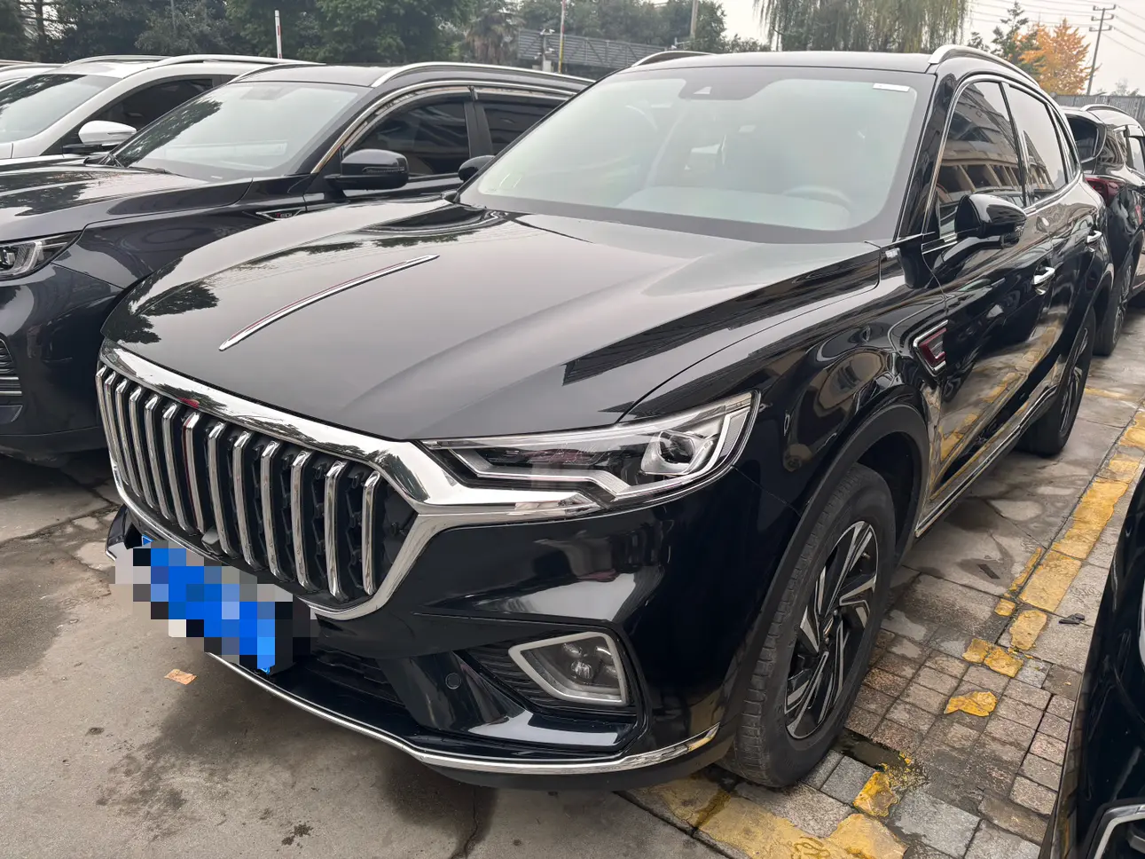 Hongqi HS5  из Китая