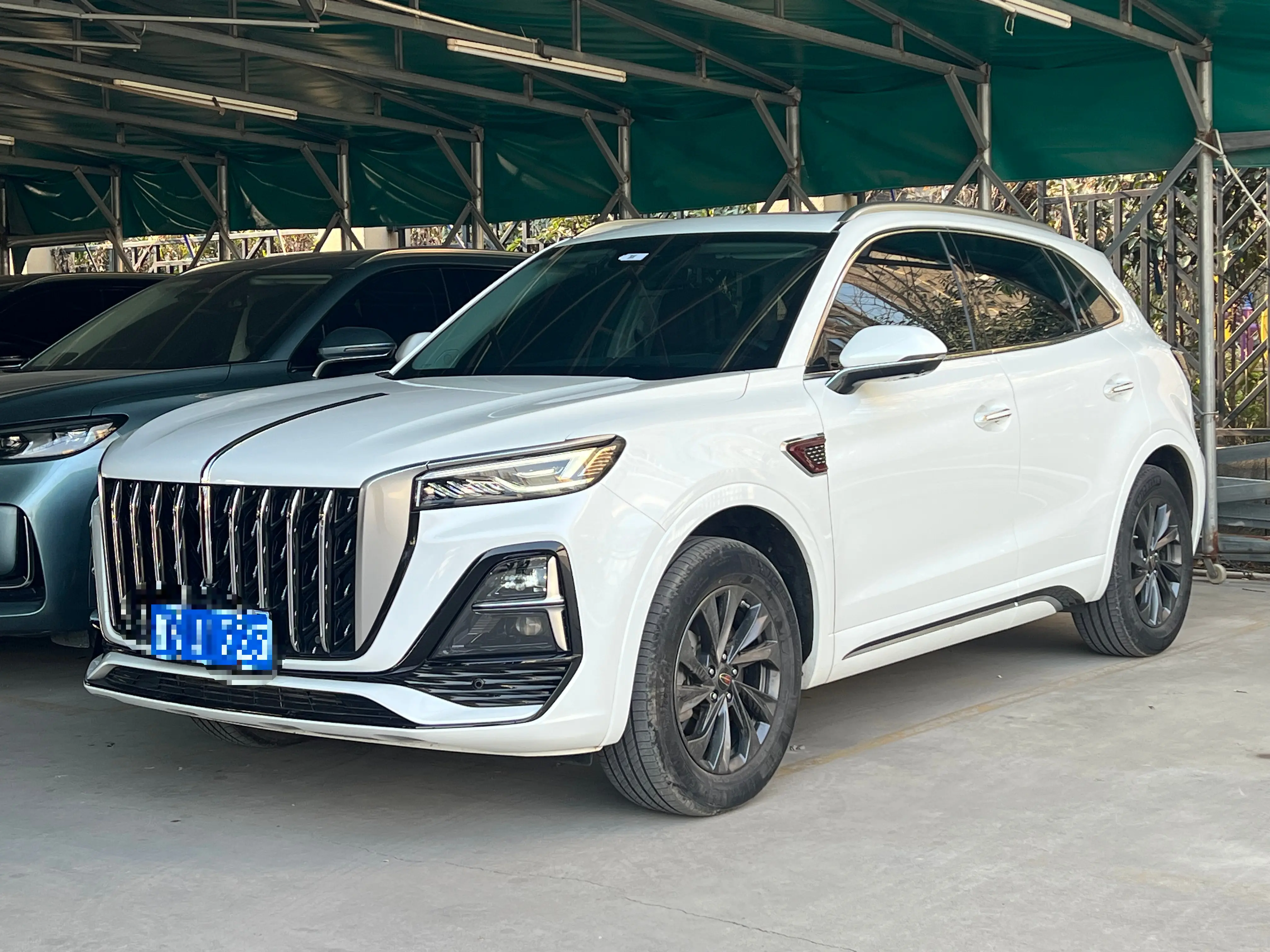 Hongqi HS5  из Китая