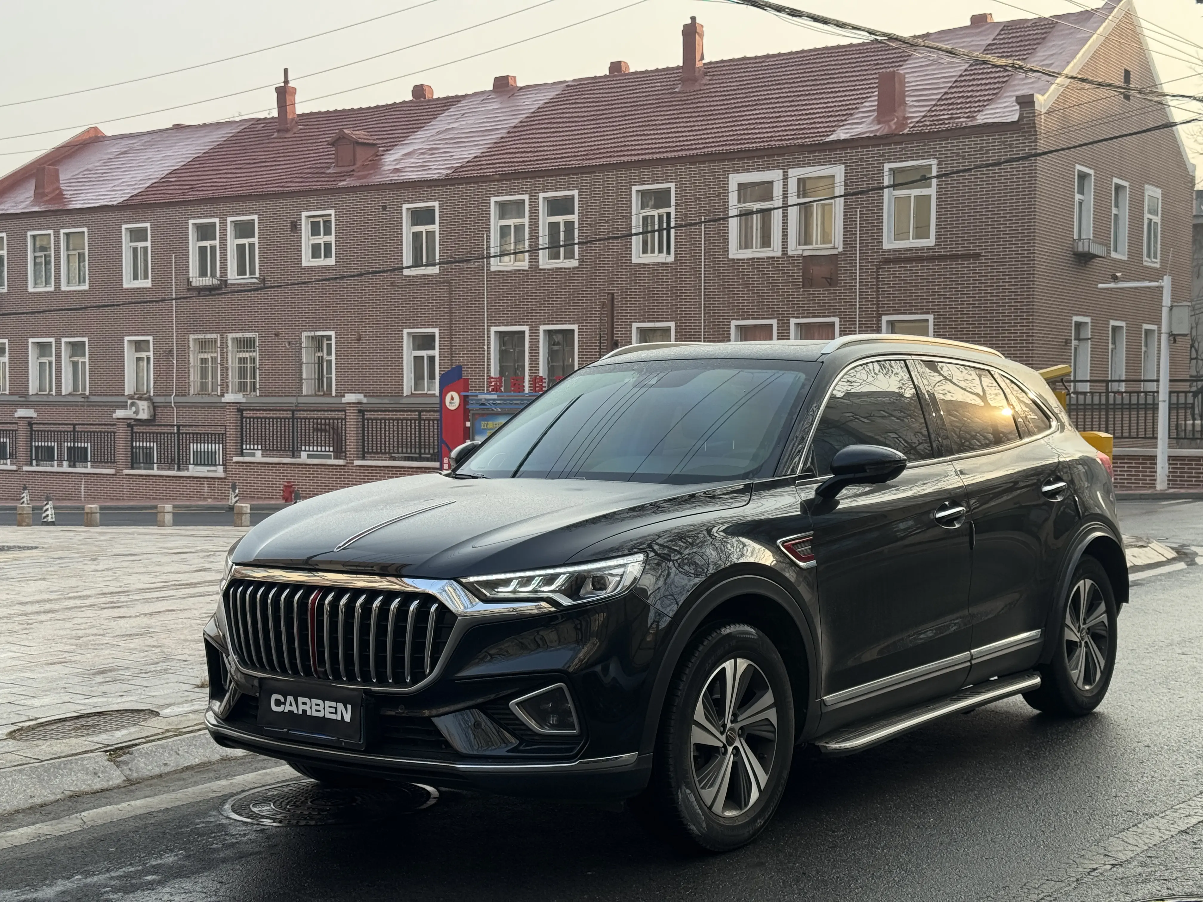 Hongqi HS5  из Китая