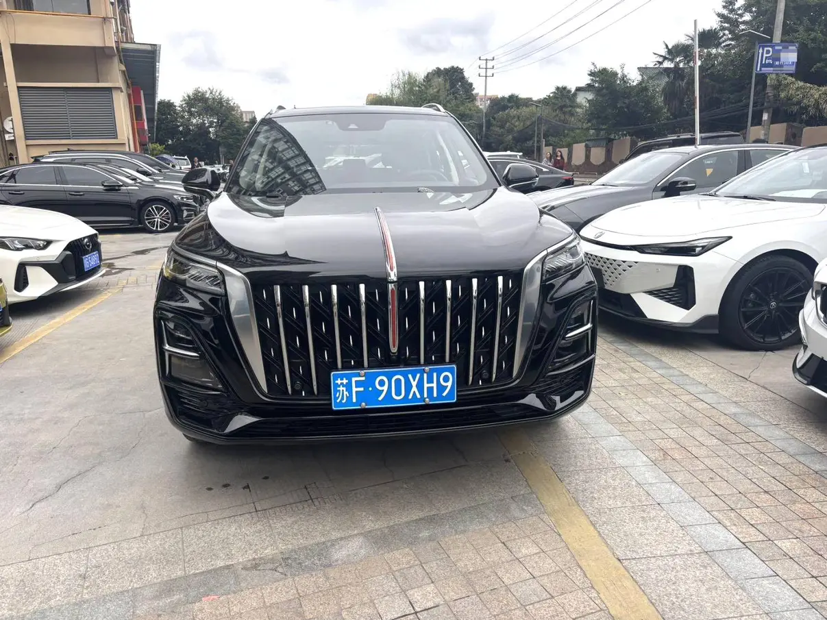 Hongqi HS5  из Китая