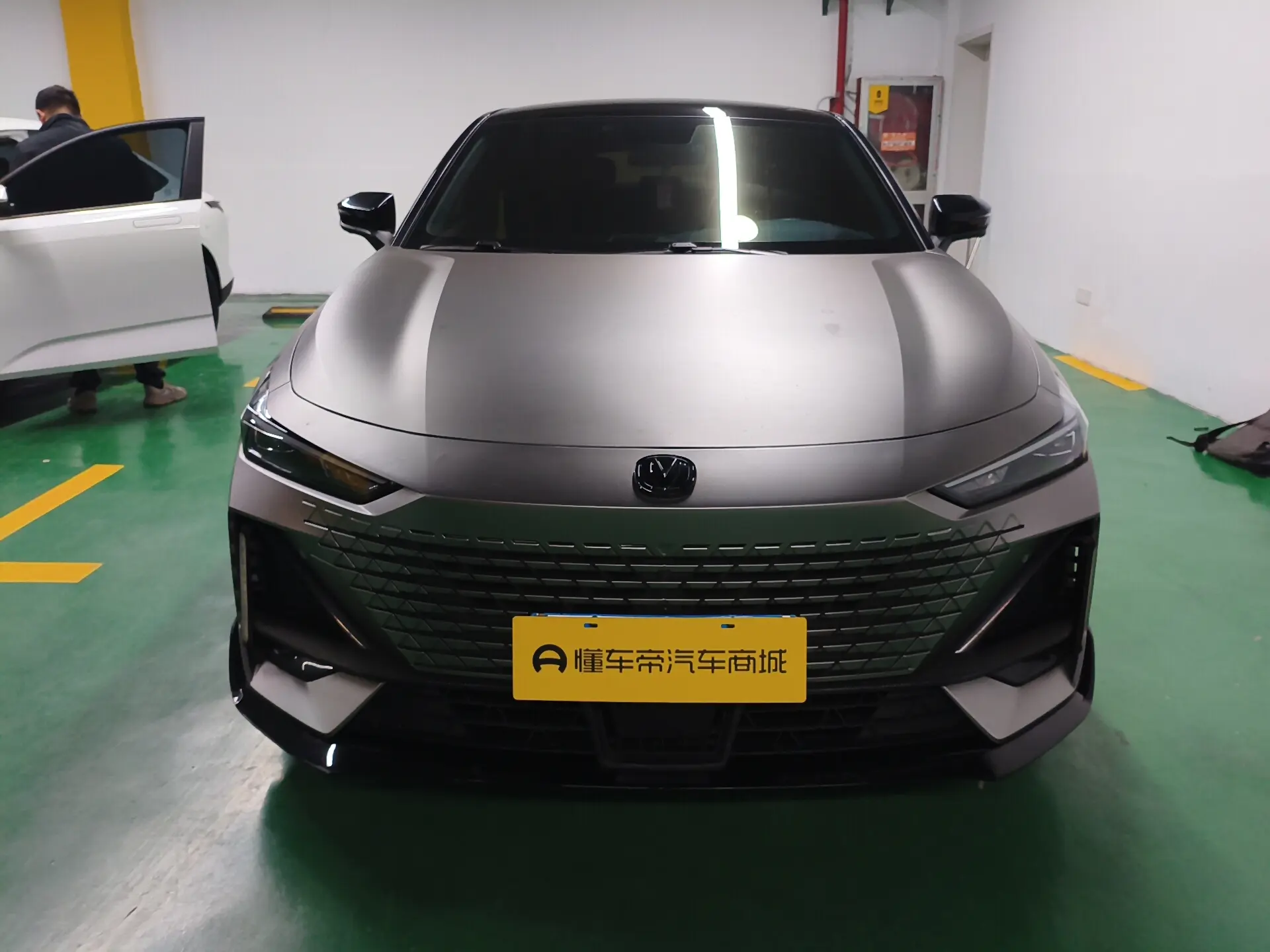 Changan UNI-V  из Китая