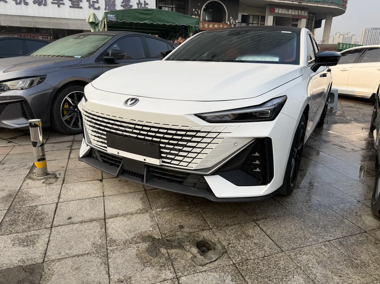 Changan UNI-V  из Китая