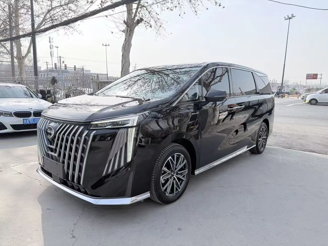 GAC Trumpchi M8  из Китая