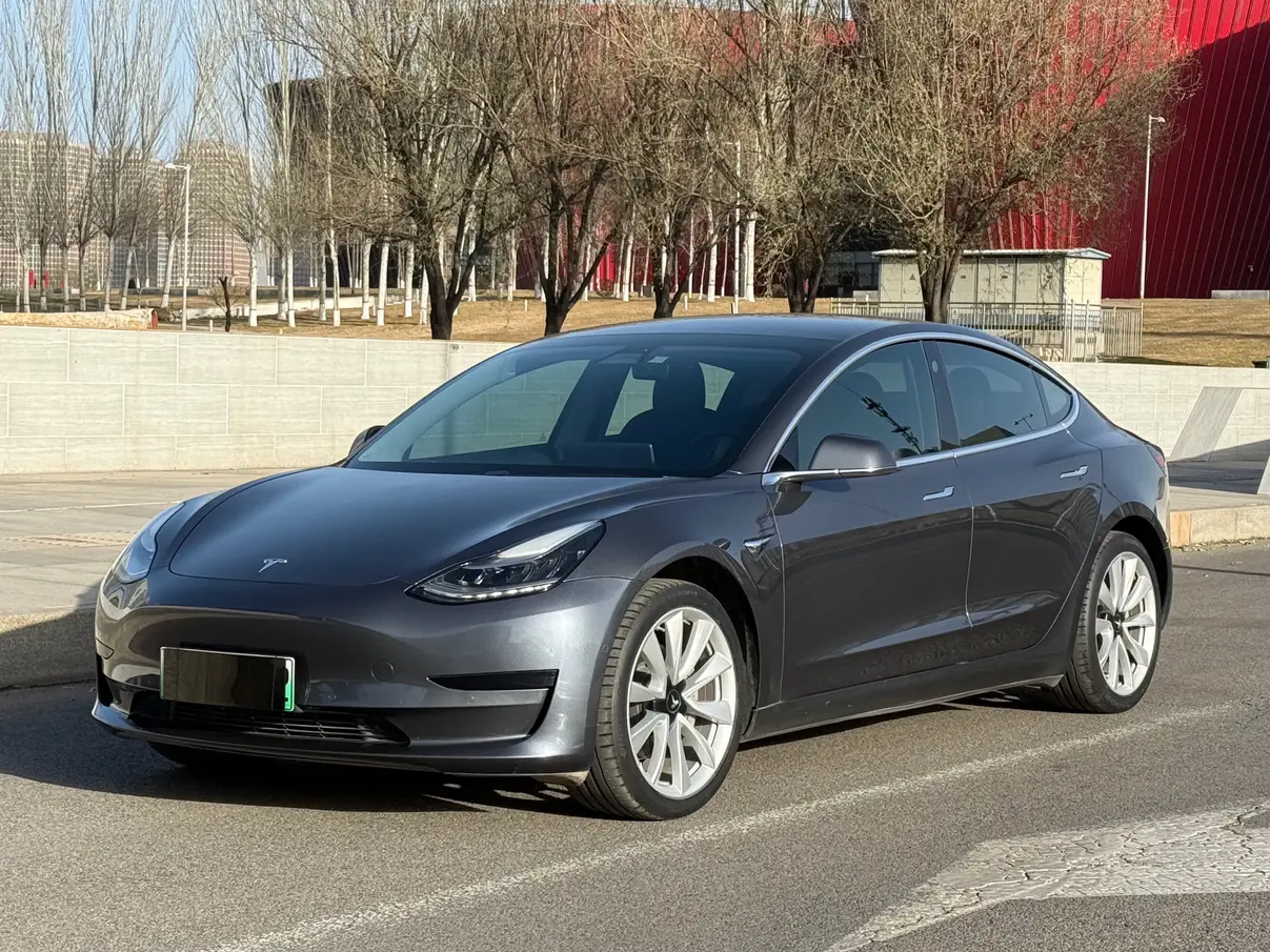 Tesla Model 3  из Китая