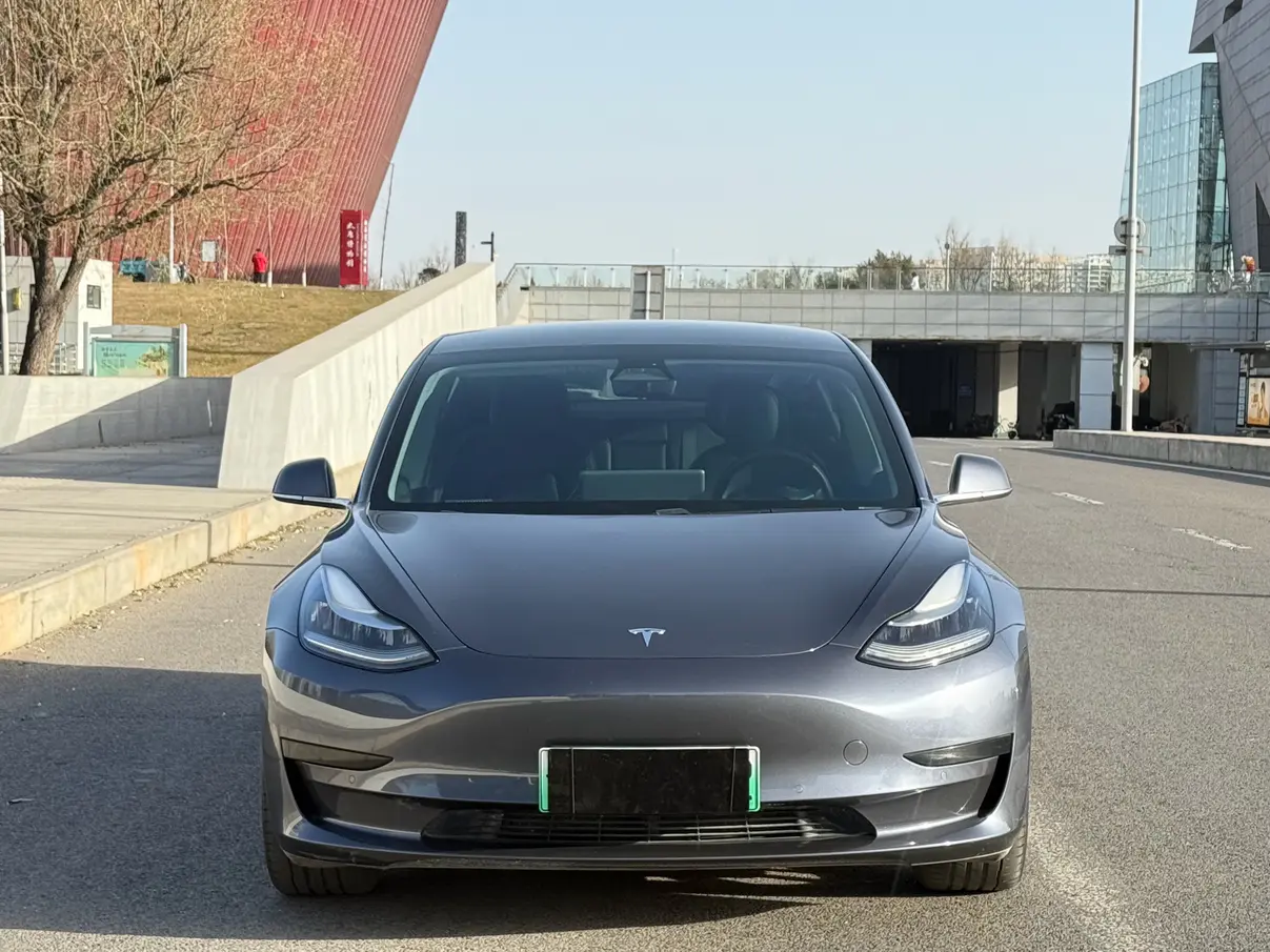 Tesla Model 3  из Китая
