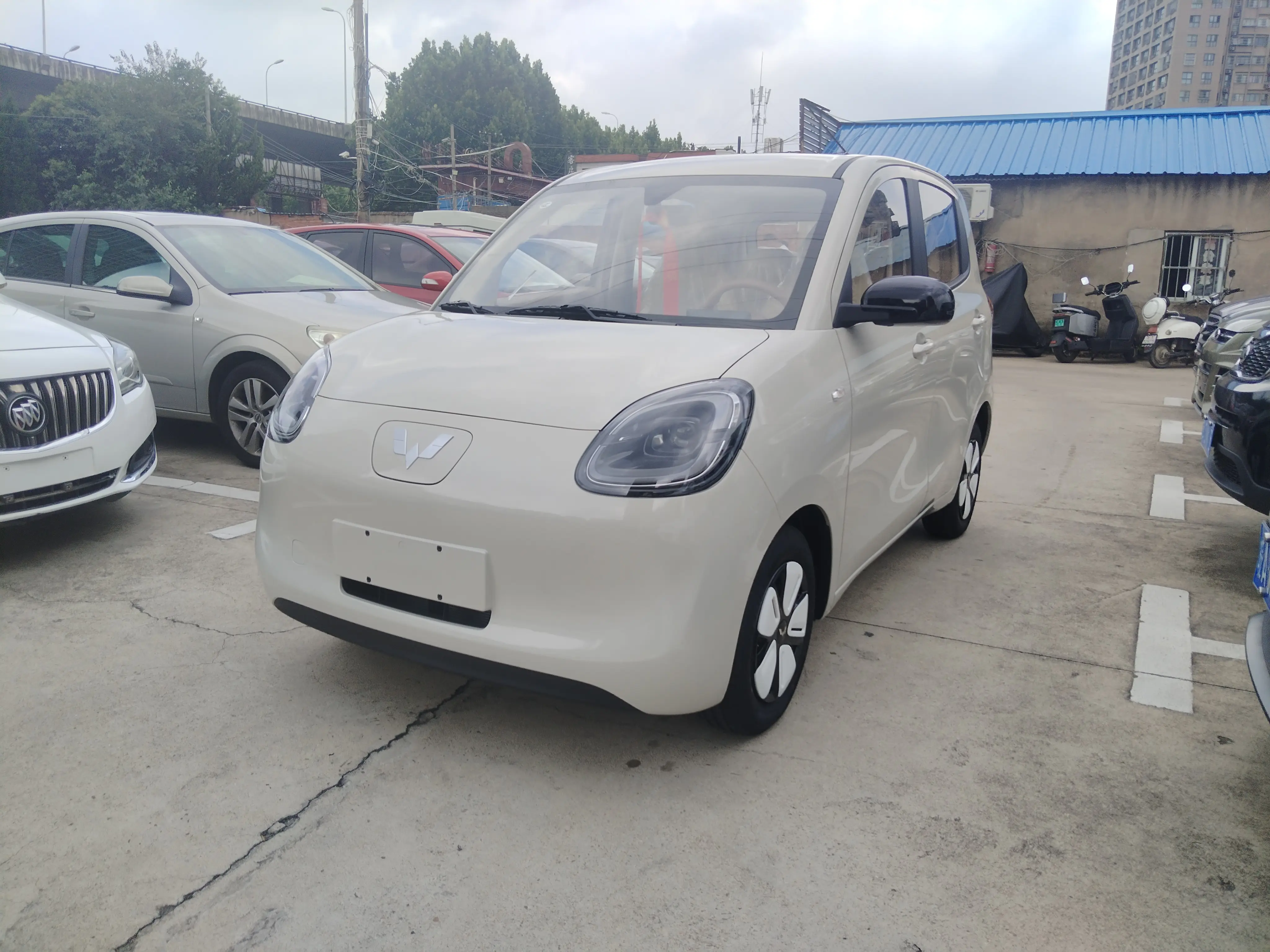 Wuling Hongguang MINIEV  из Китая
