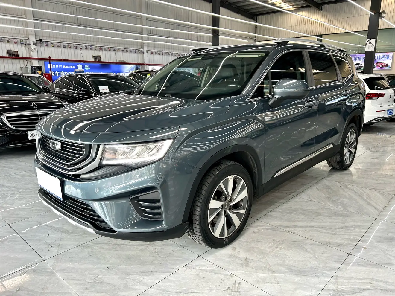 Geely Okavango  из Китая