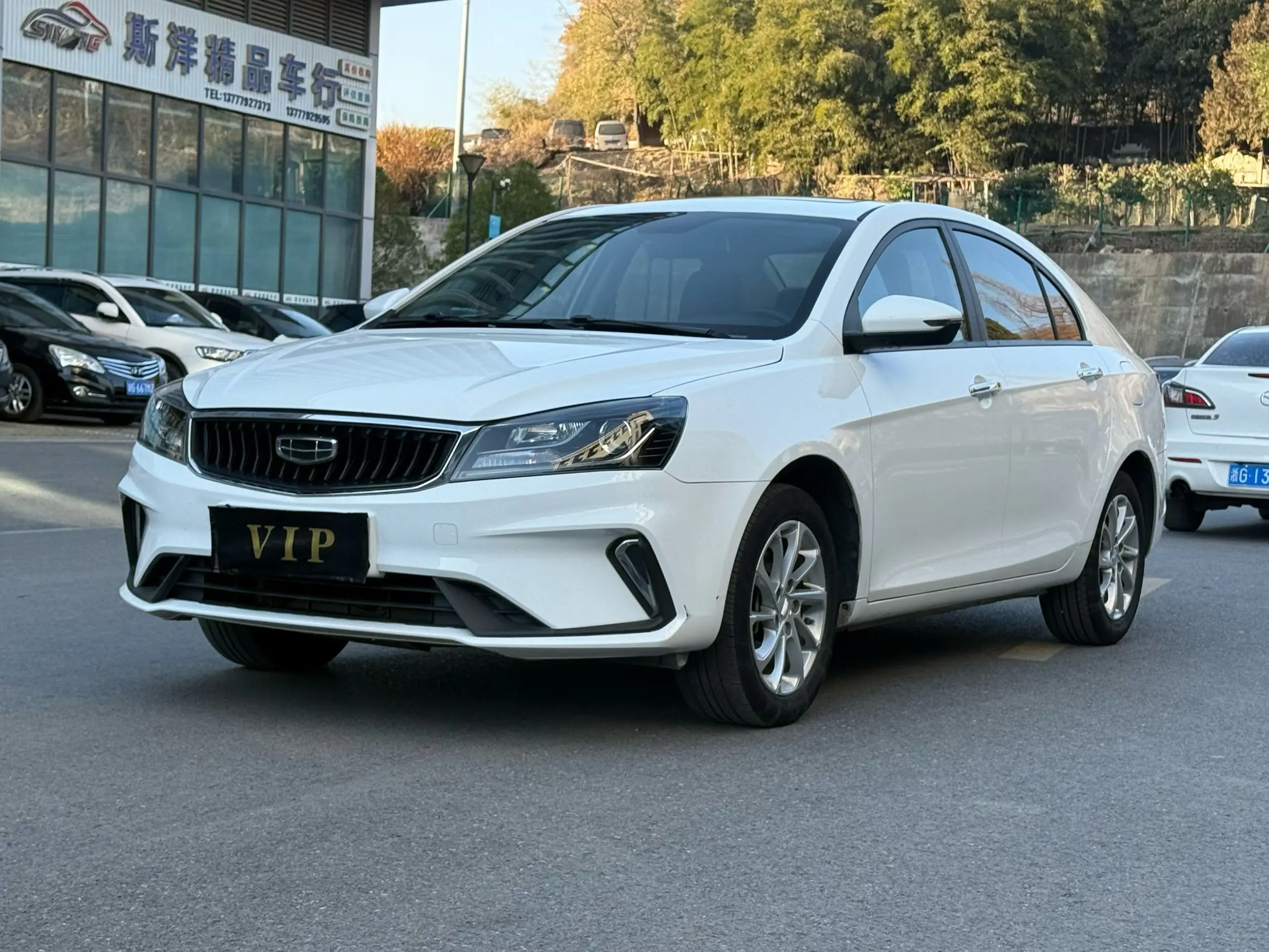 Geely Emgrand  из Китая