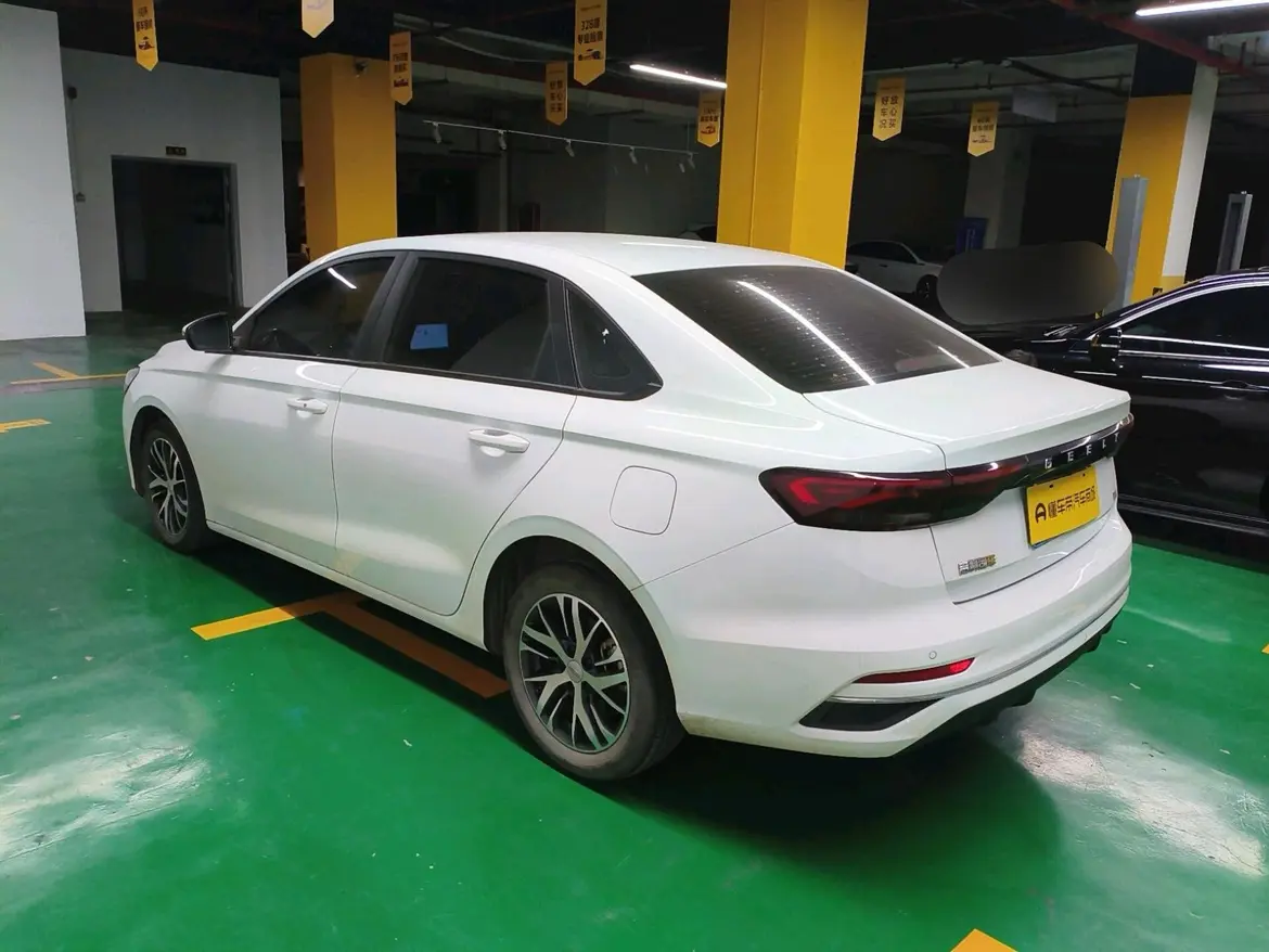 Geely Emgrand  из Китая