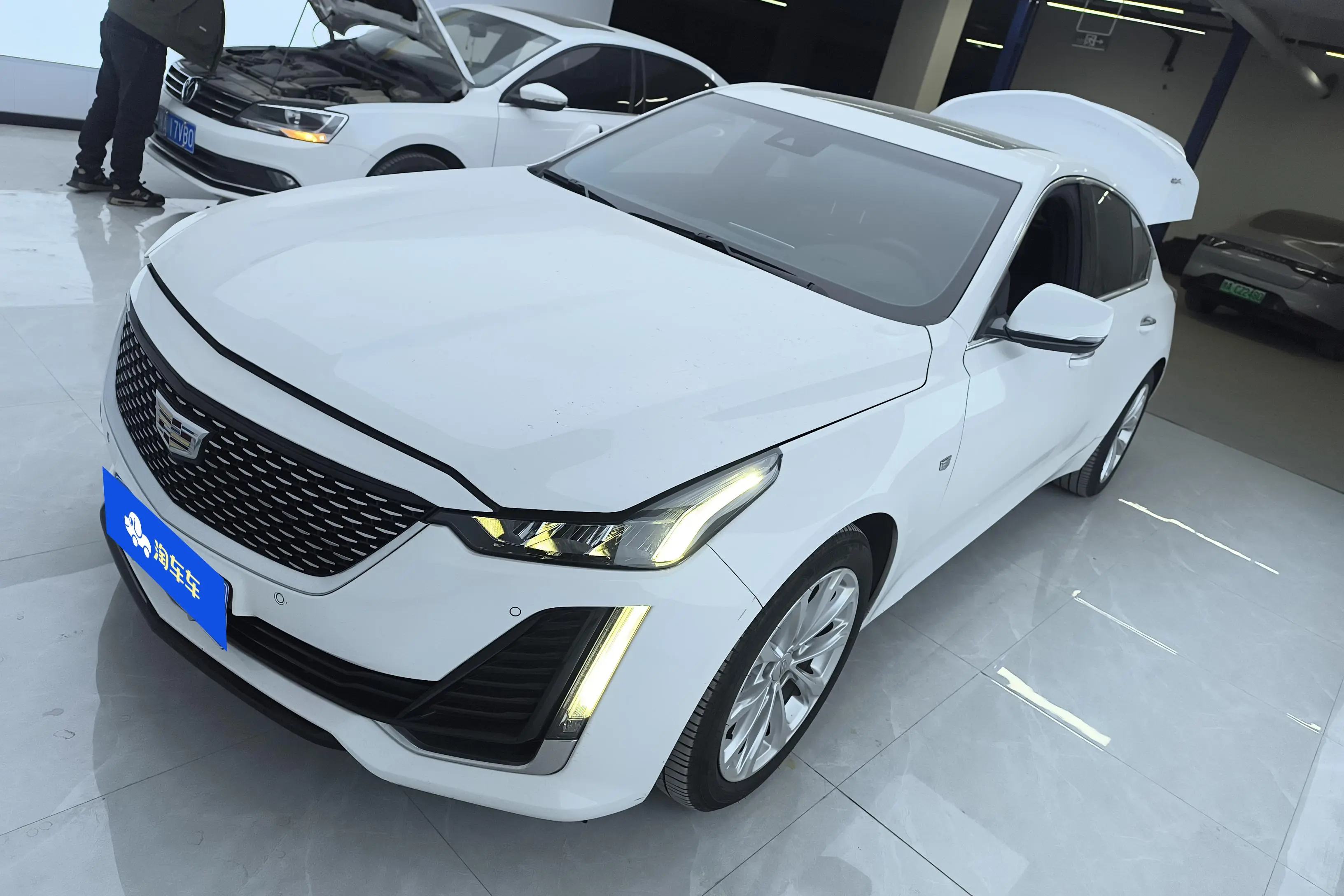 Cadillac CT5  из Китая