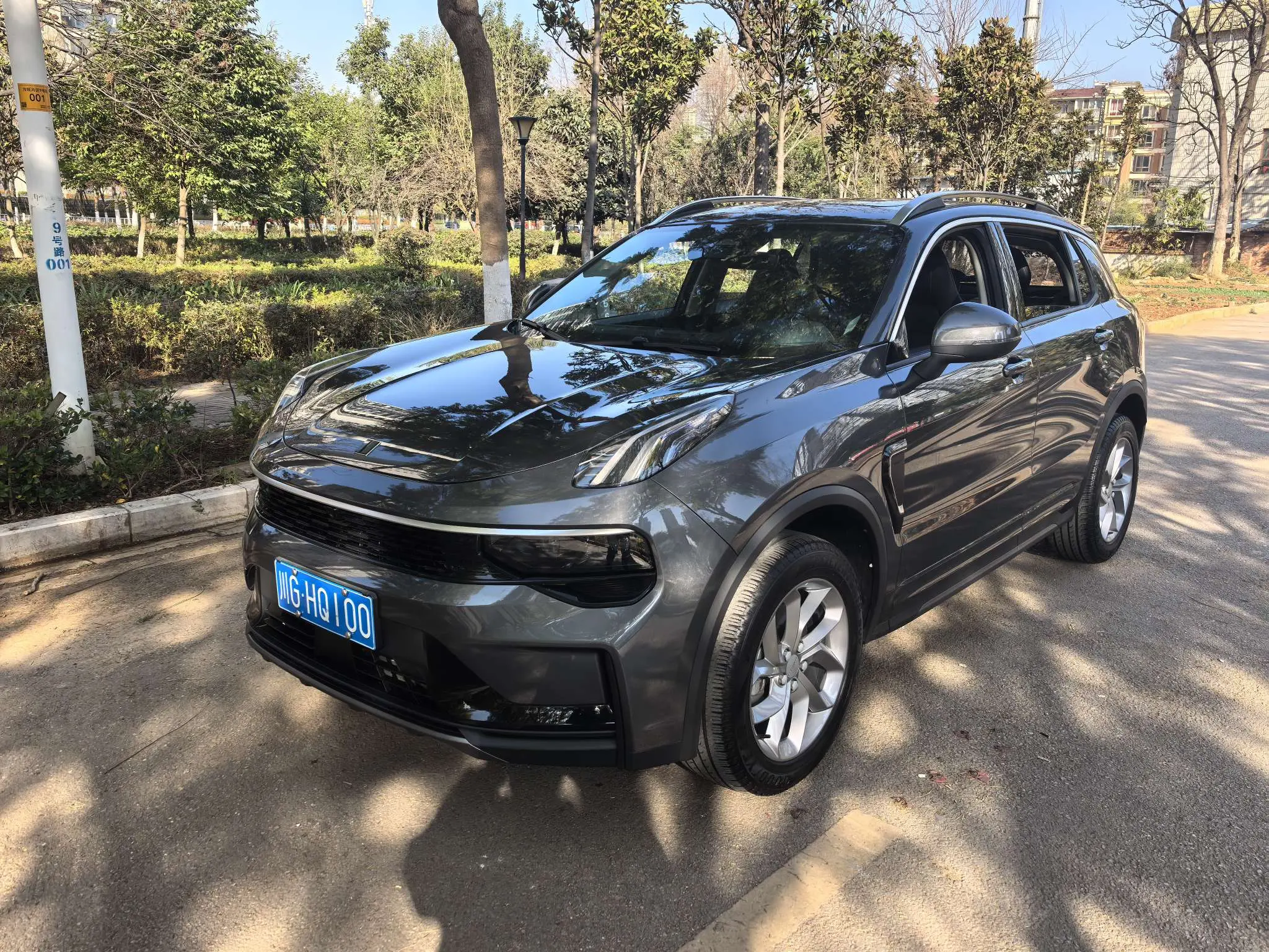 Lynk & Co 01