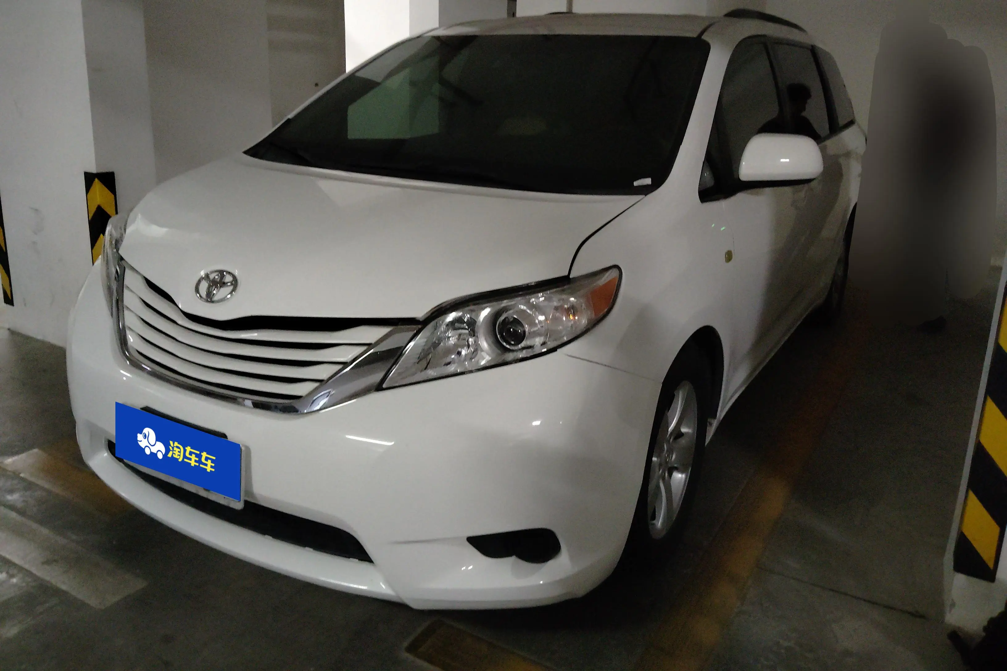 Toyota Sienna  из Китая