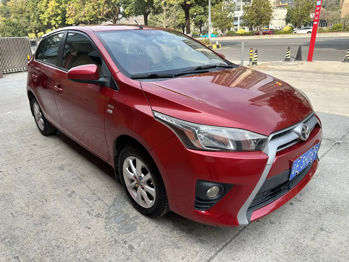 Toyota Yaris L  из Китая