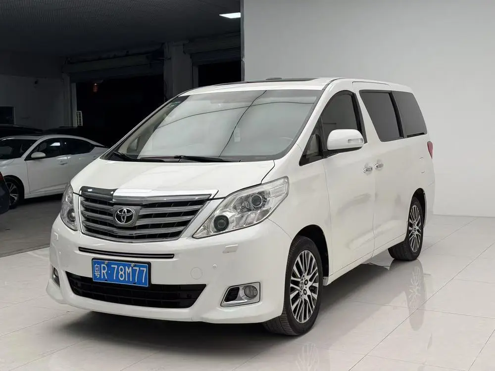 Toyota Alphard (Elfa)  из Китая