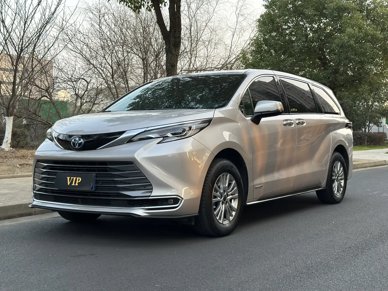 Toyota Sienna  из Китая