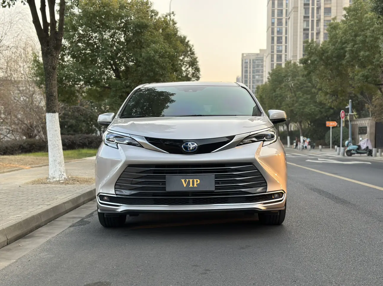 Toyota Sienna  из Китая