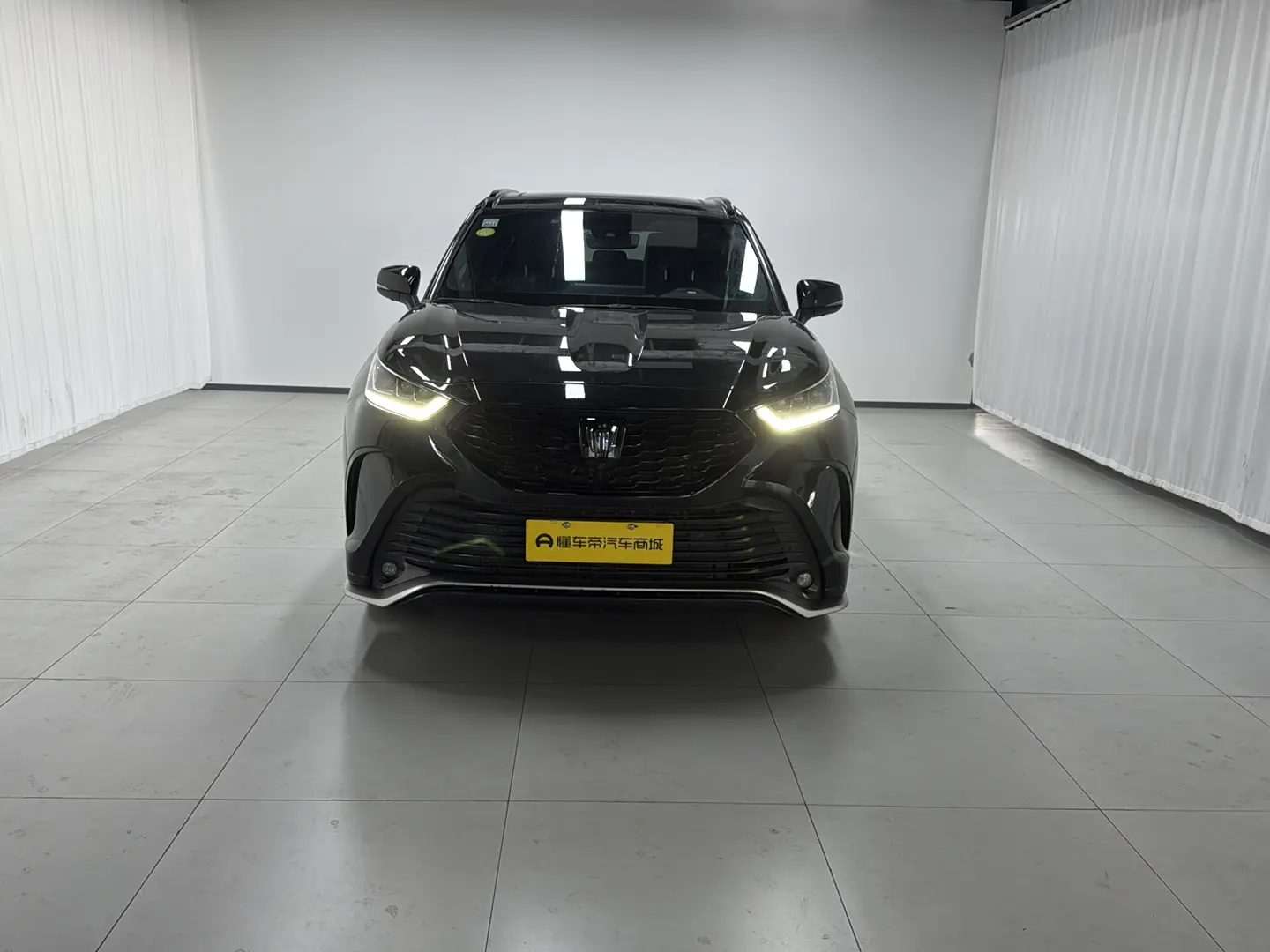 Toyota Crown Kluger  из Китая